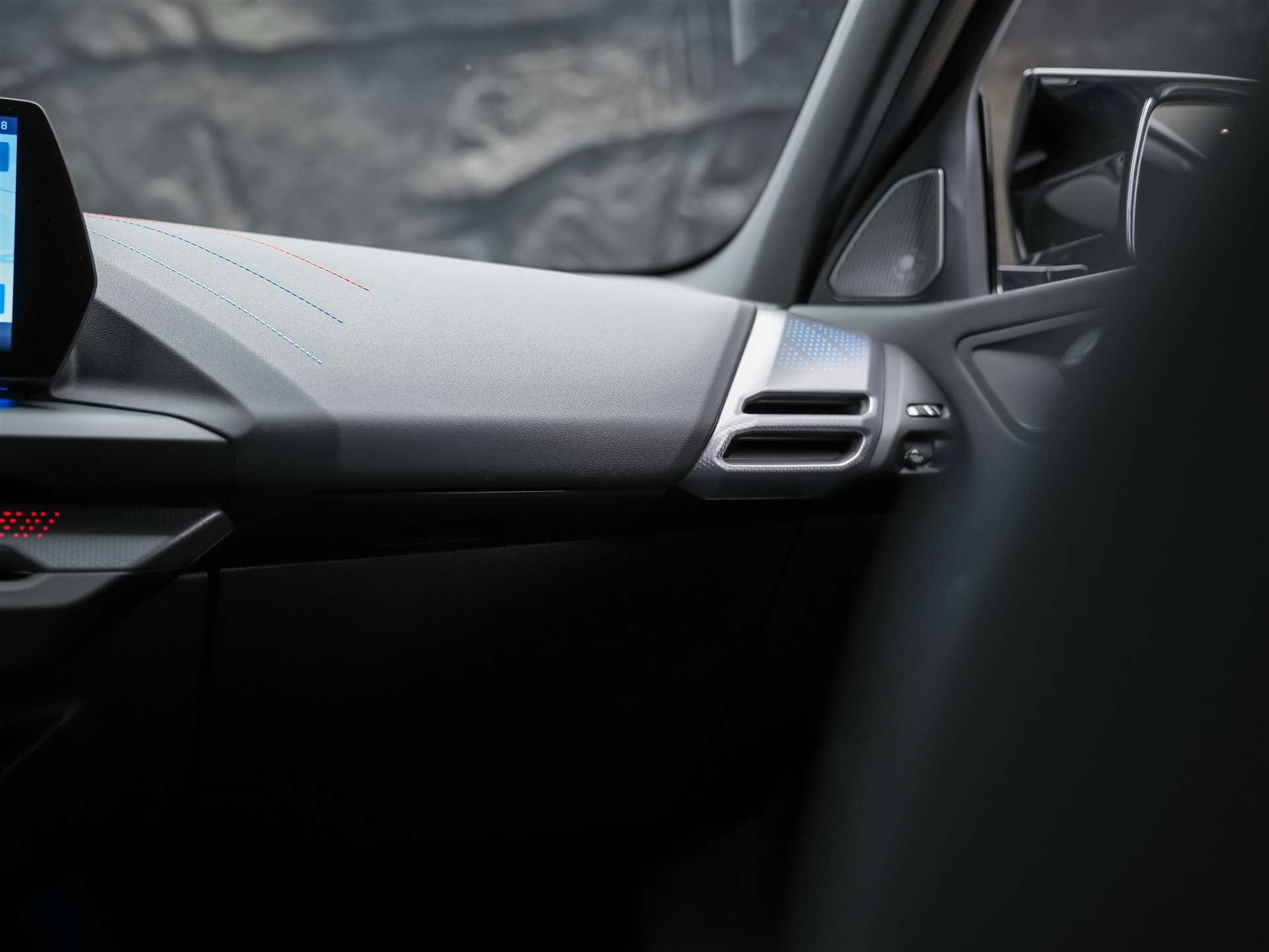 BMW M135 xDrive *Harman/Kardon*Sportsitze*Sitzheizung*Keyless Go*-image-17