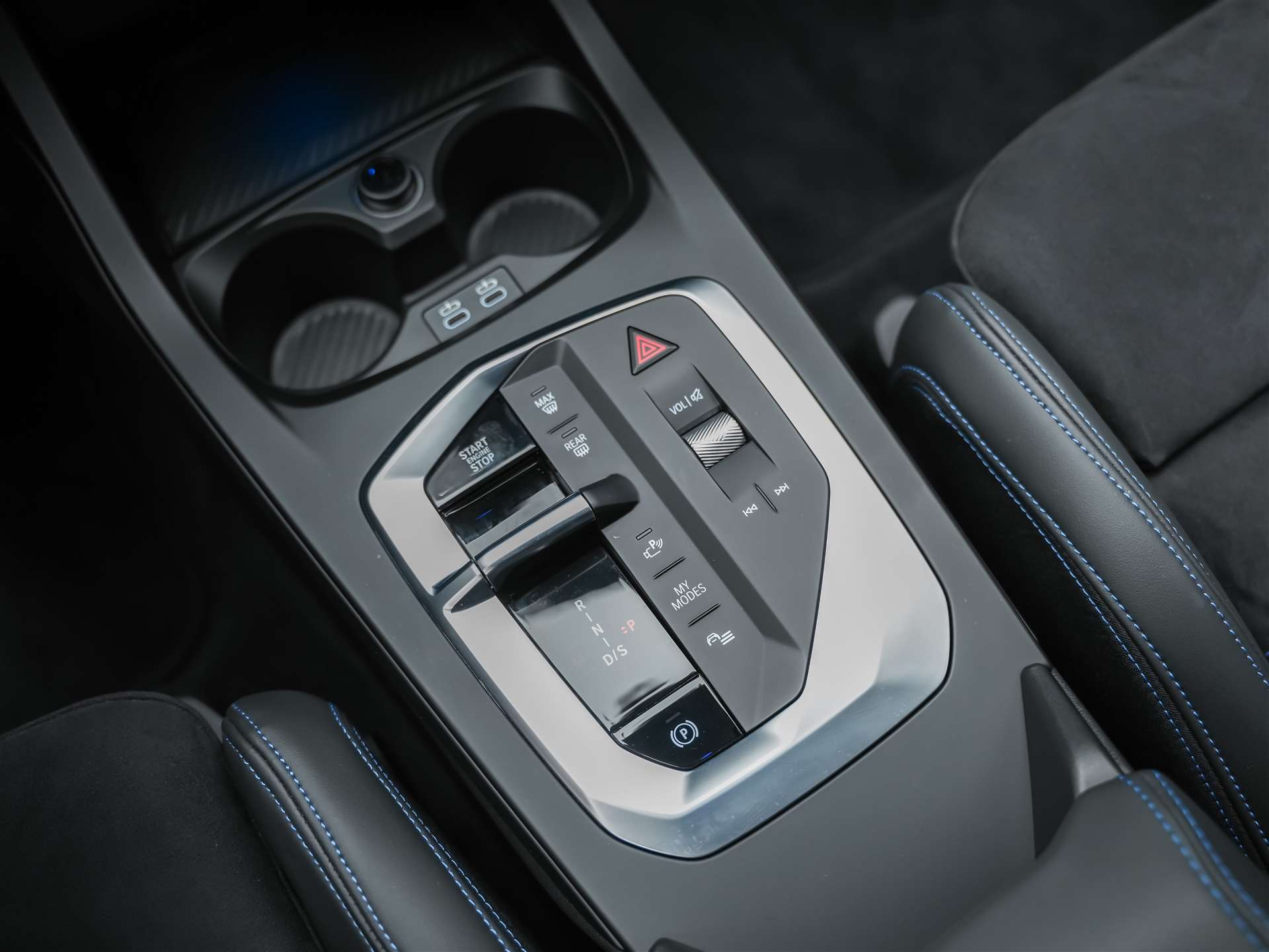 BMW M135 xDrive *Harman/Kardon*Sportsitze*Sitzheizung*Keyless Go*-image-18