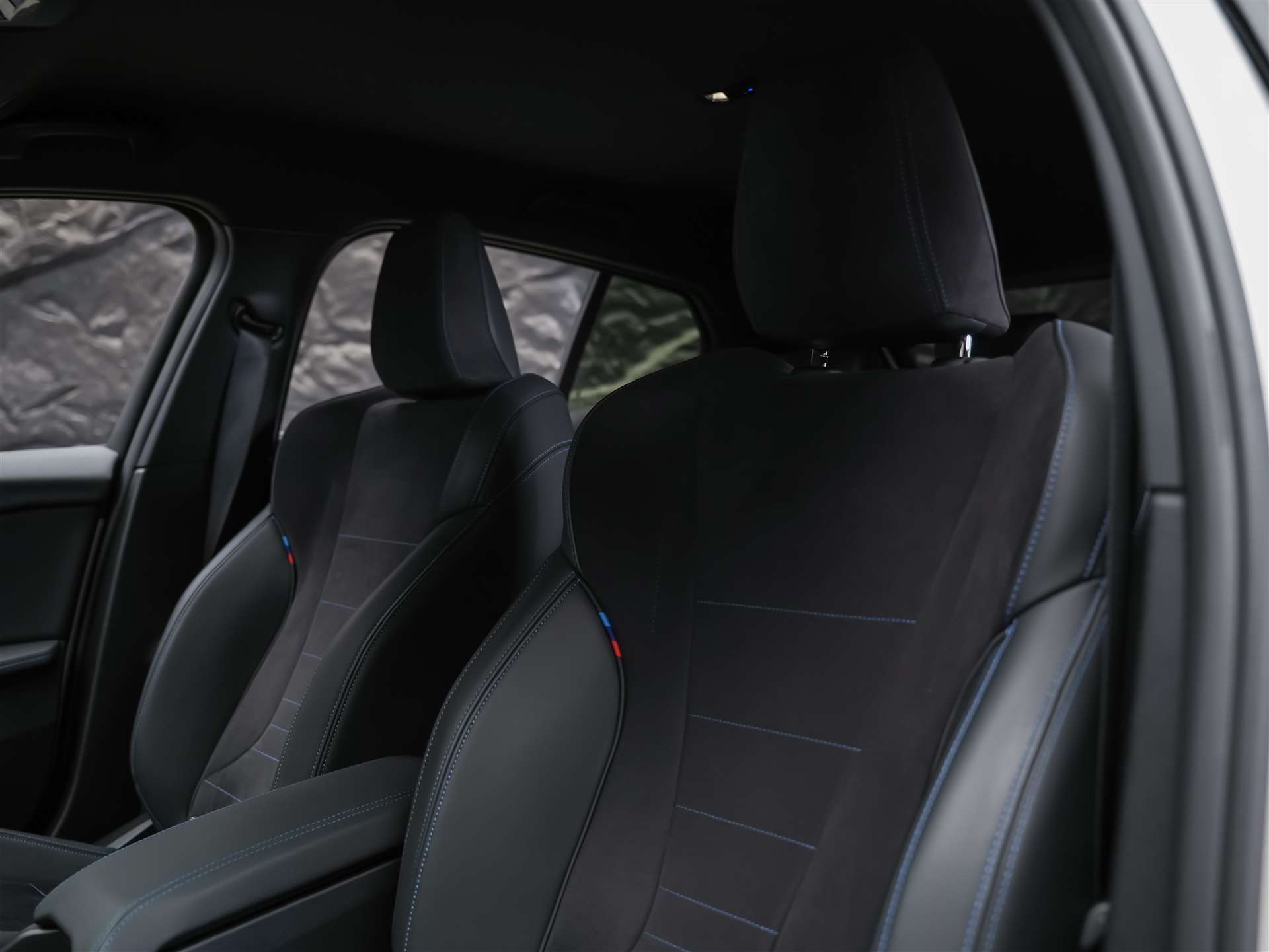 BMW M135 xDrive *Harman/Kardon*Sportsitze*Sitzheizung*Keyless Go*-image-8