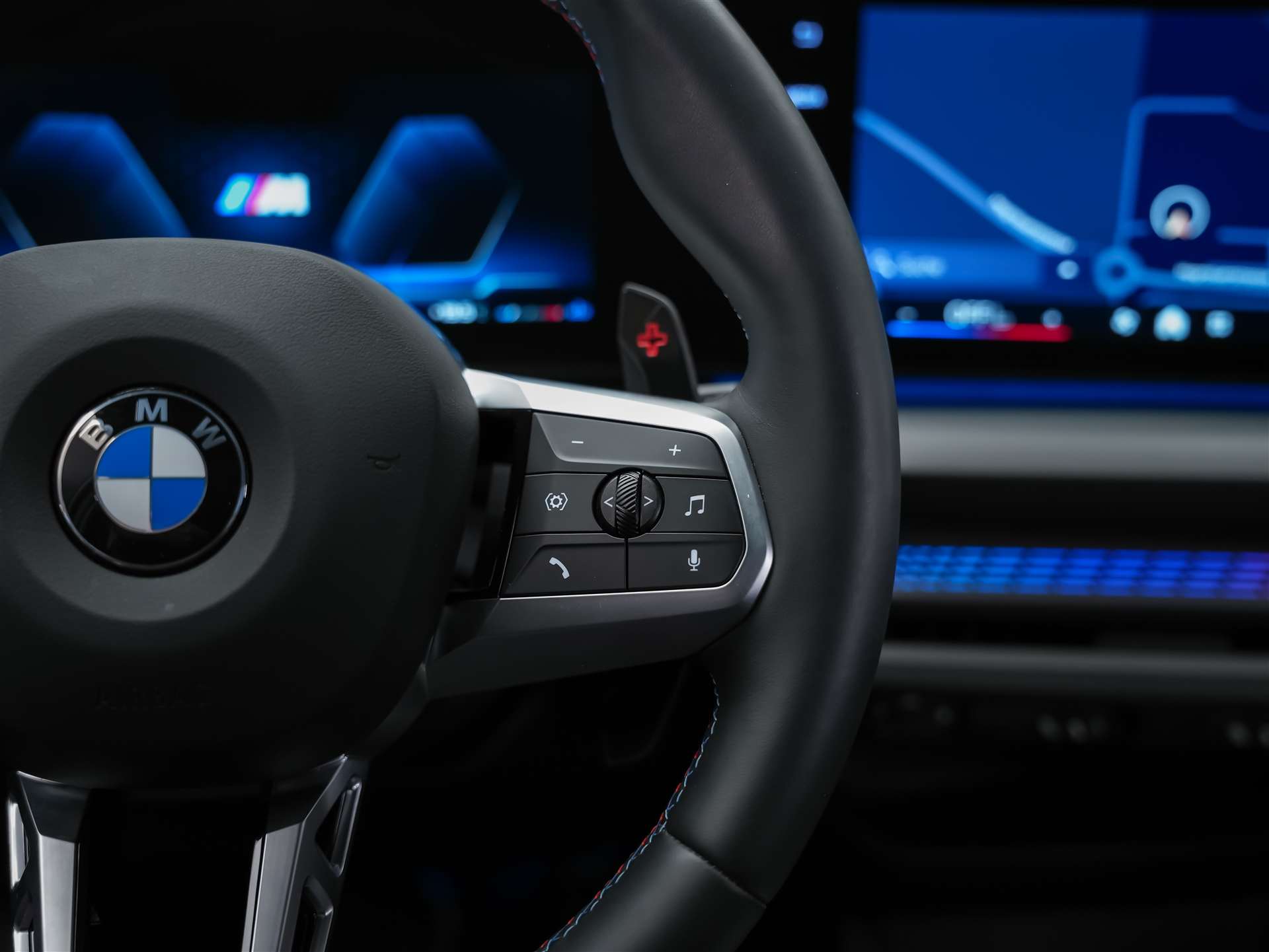 BMW M135 xDrive *Harman/Kardon*Sportsitze*Sitzheizung*Keyless Go*-image-22
