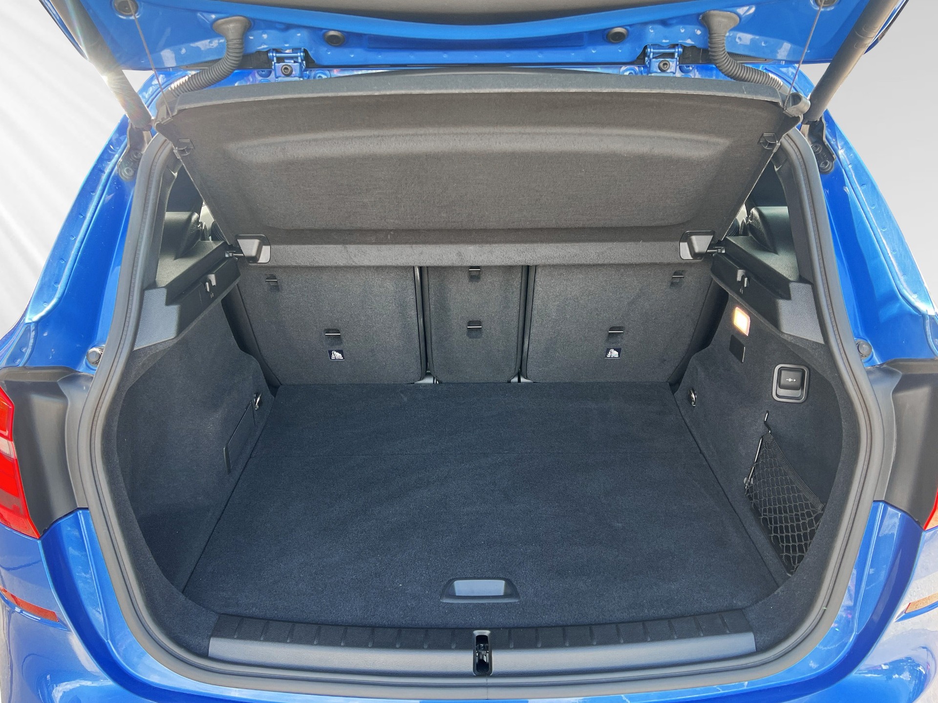 BMW 225xe iPerformance Active Tourer Steptronic M Sport-image-7
