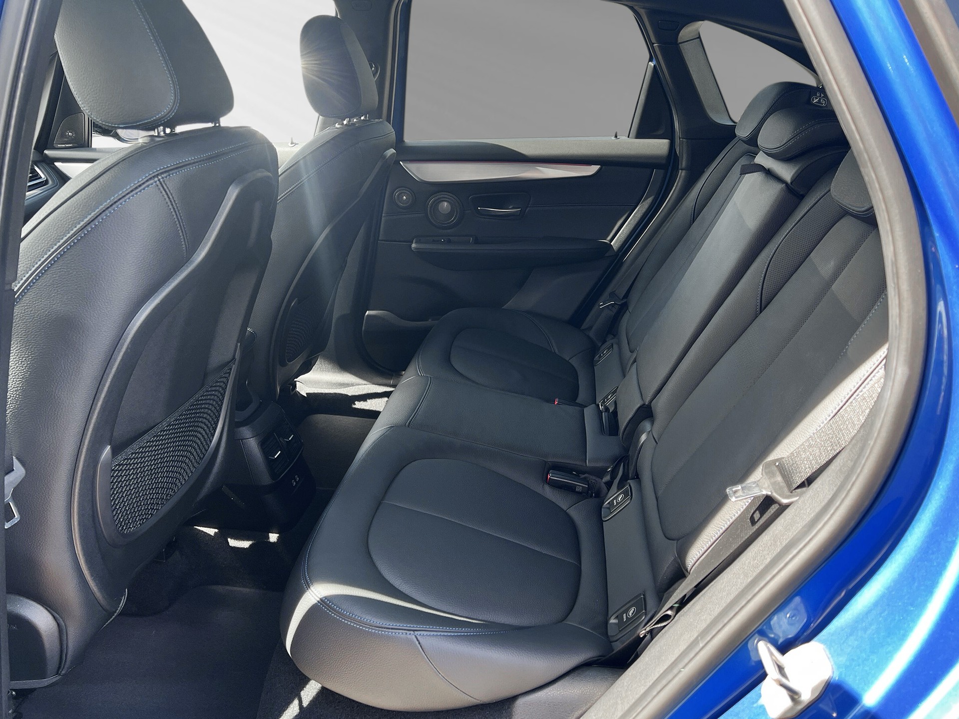 BMW 225xe iPerformance Active Tourer Steptronic M Sport-image-6