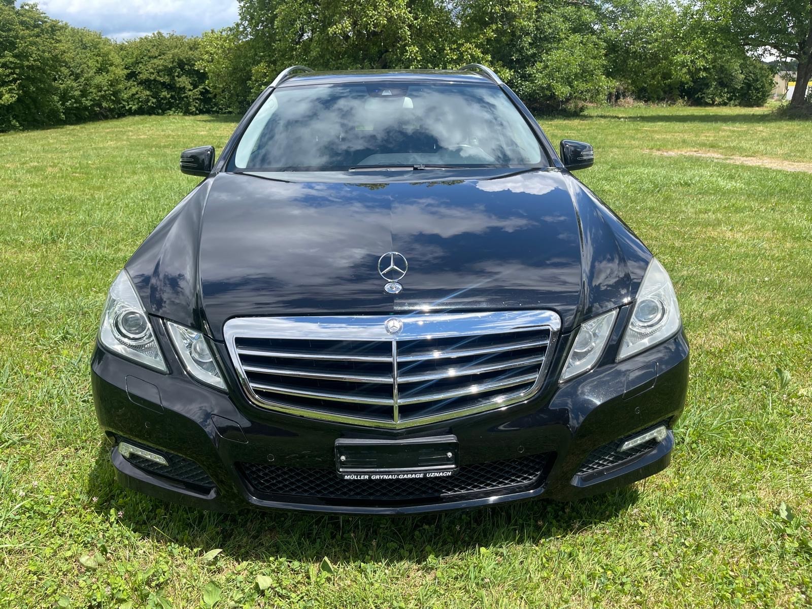MERCEDES-BENZ E 200 CGI BlueEfficiency Automatic-image-1