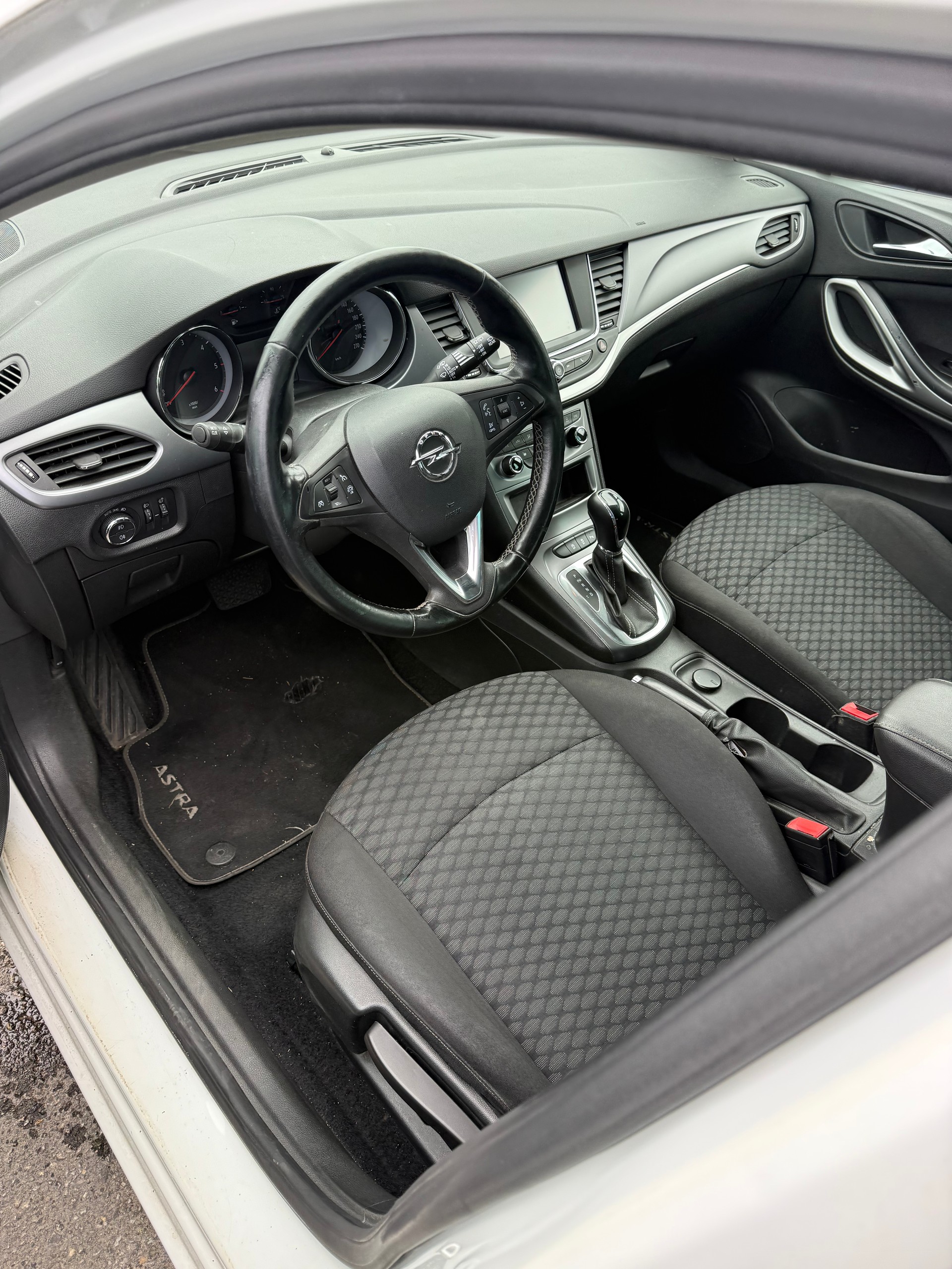 OPEL Astra Sports Tourer 1.6 CDTiecoF 120 Years Edition-image-5
