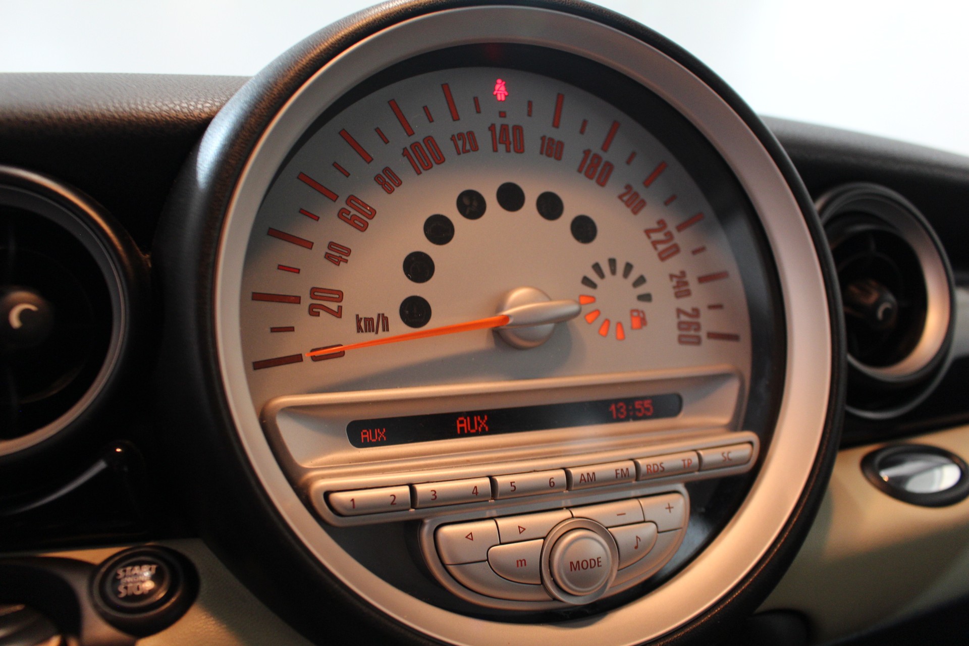 MINI Mini R56 1.6i One-image-14
