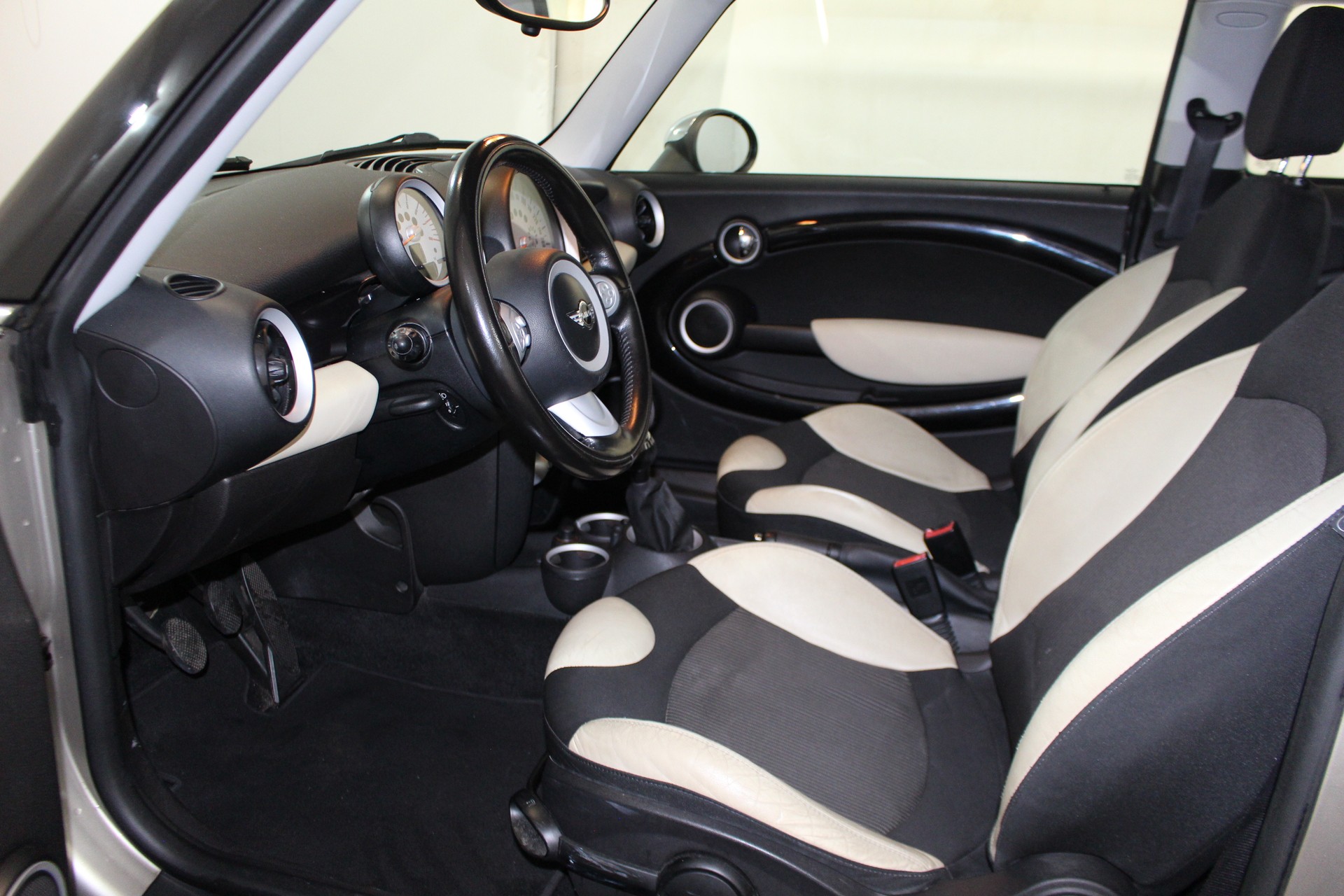 MINI Mini R56 1.6i One-image-6
