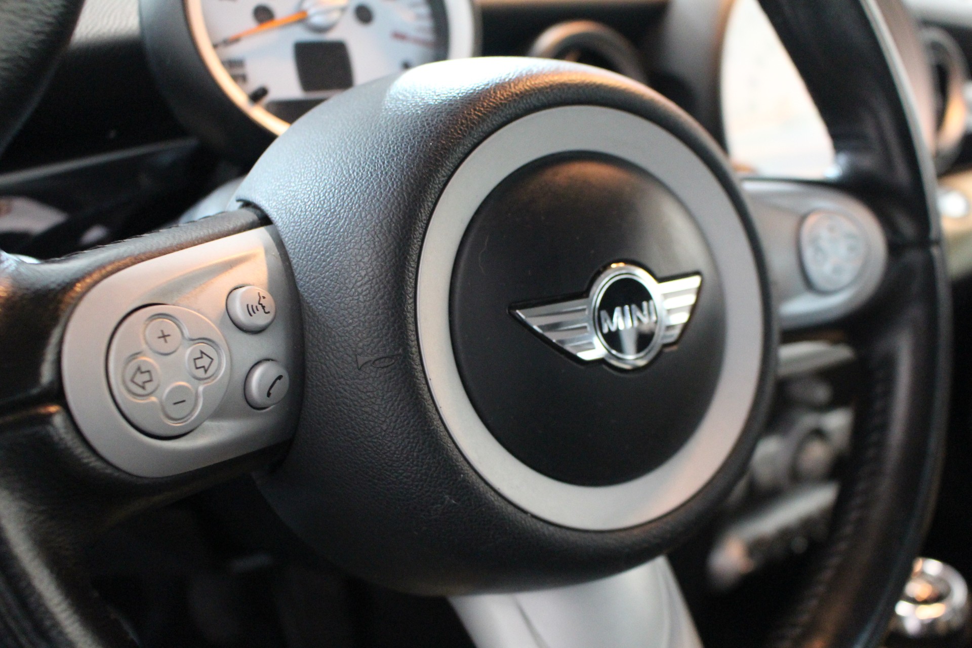 MINI Mini R56 1.6i One-image-12
