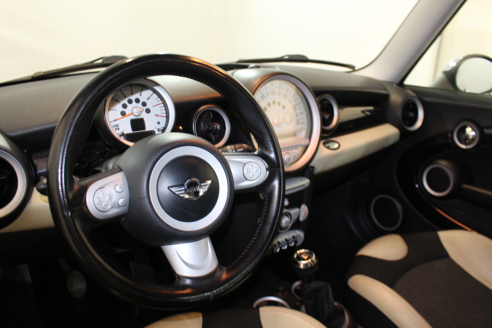 MINI Mini R56 1.6i One-image-11