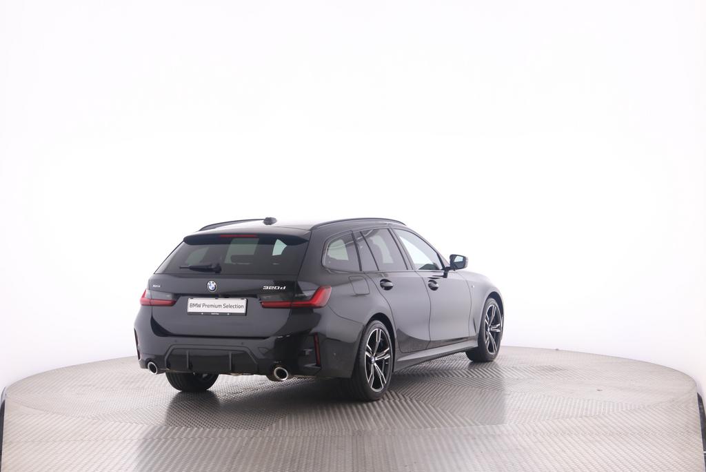 BMW 320d xDrive Touring-image-1