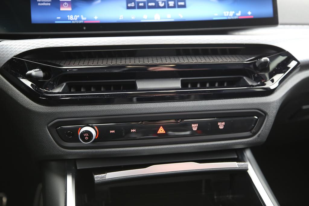 BMW 320d xDrive Touring-image-9