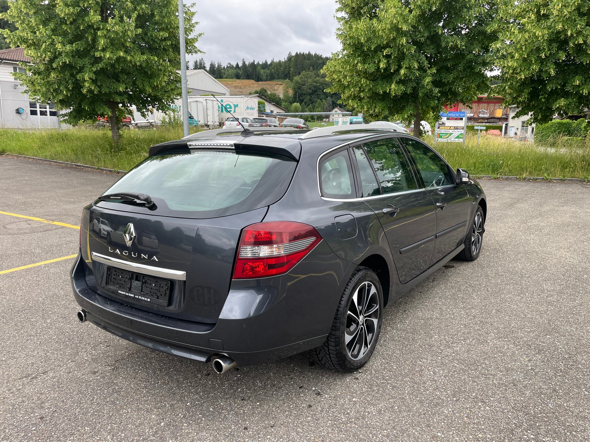 RENAULT Laguna Grandtour 2.0 dCi Dynamique Automatic-image-7