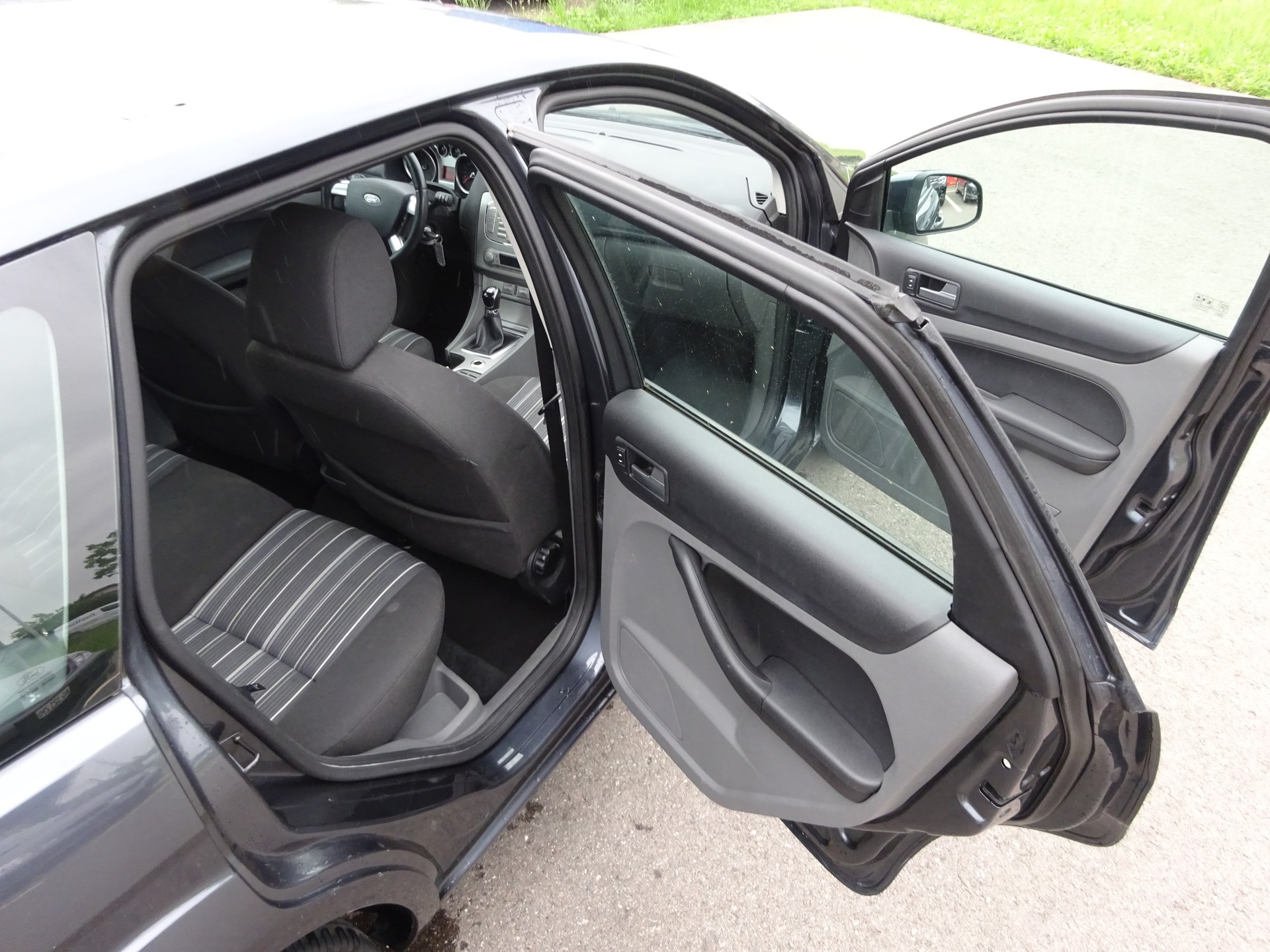 FORD Focus 1.8i Carving-image-4