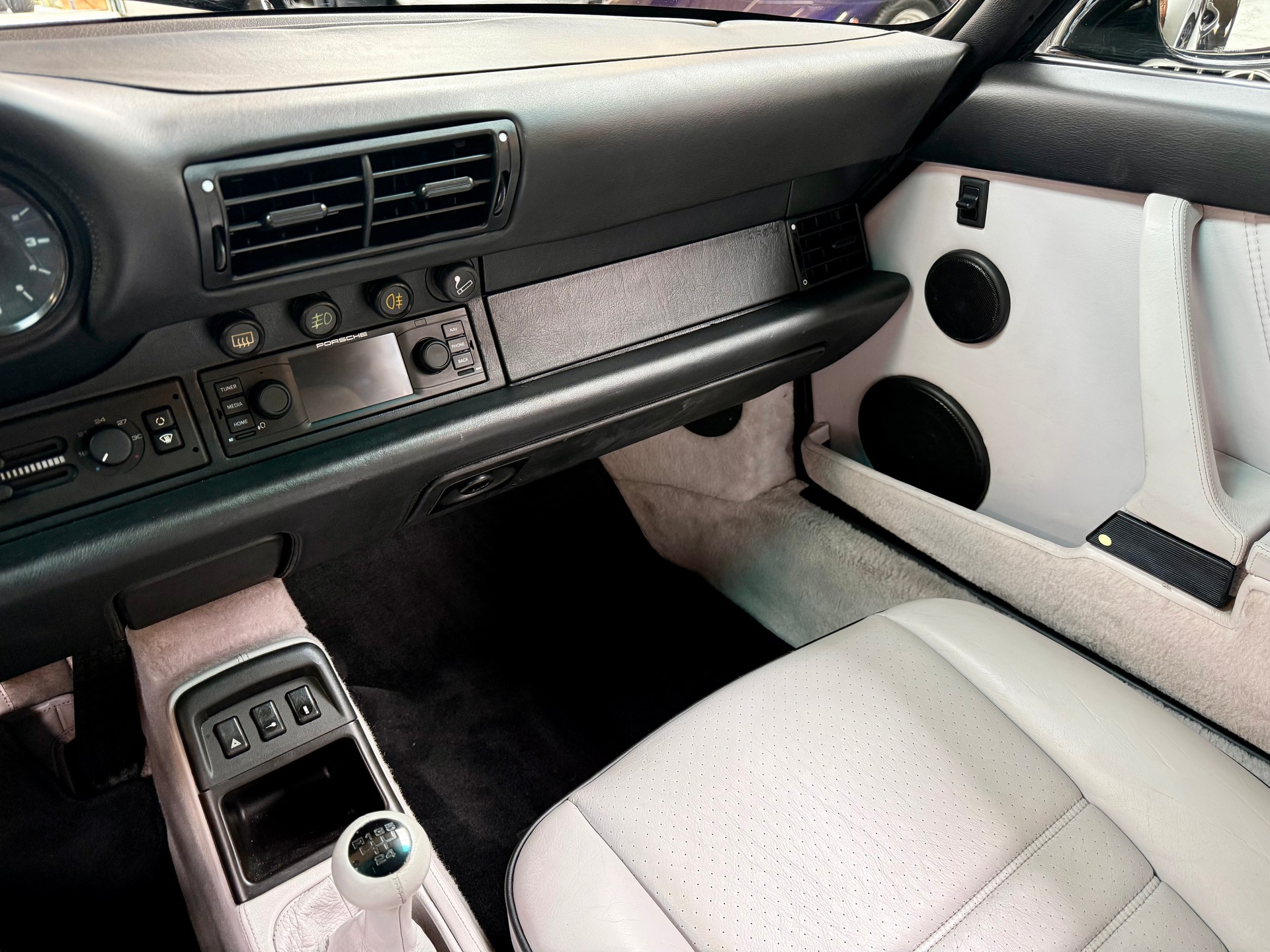 PORSCHE 911 Turbo II 3.3-image-13