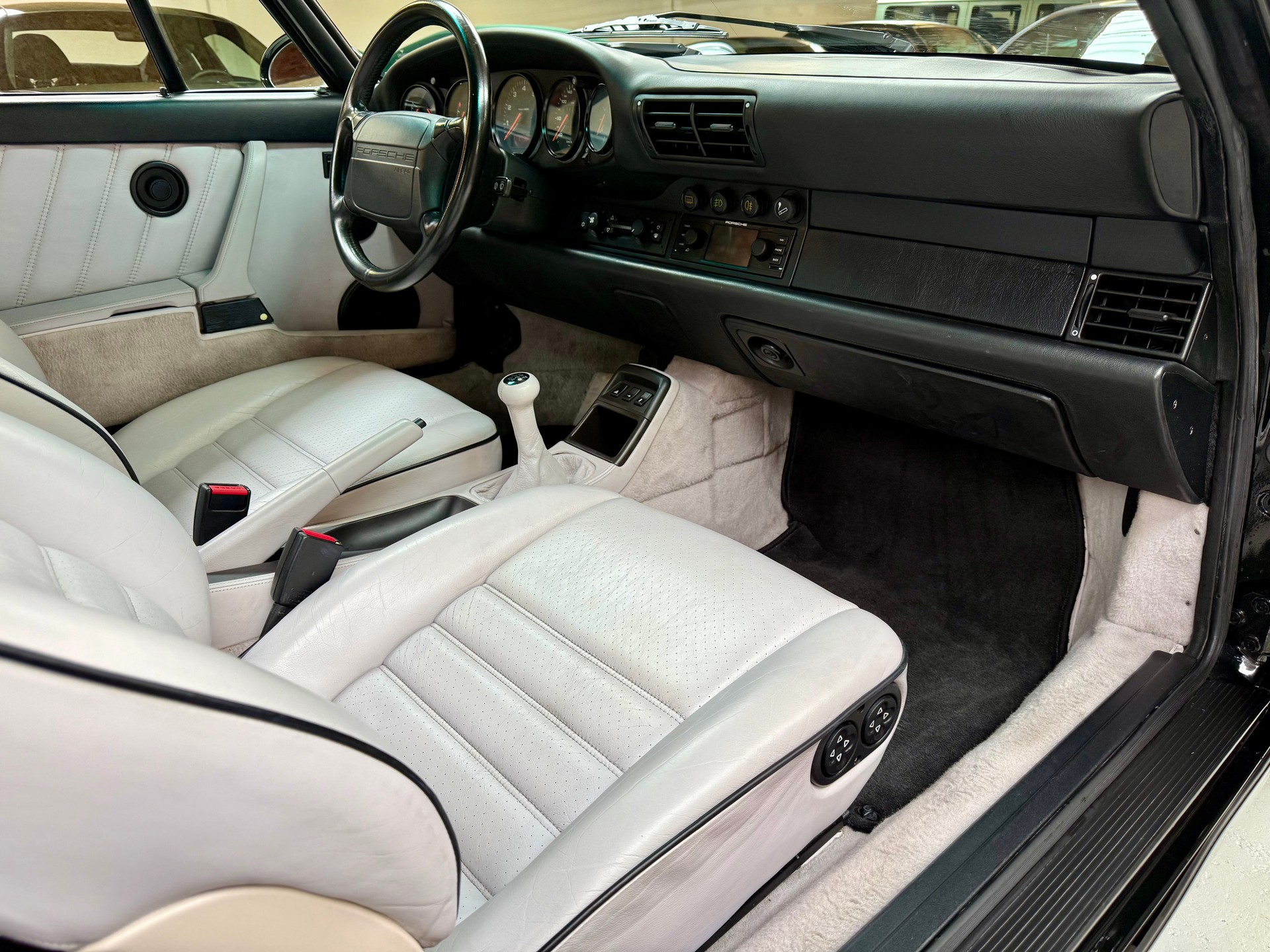 PORSCHE 911 Turbo II 3.3-image-12