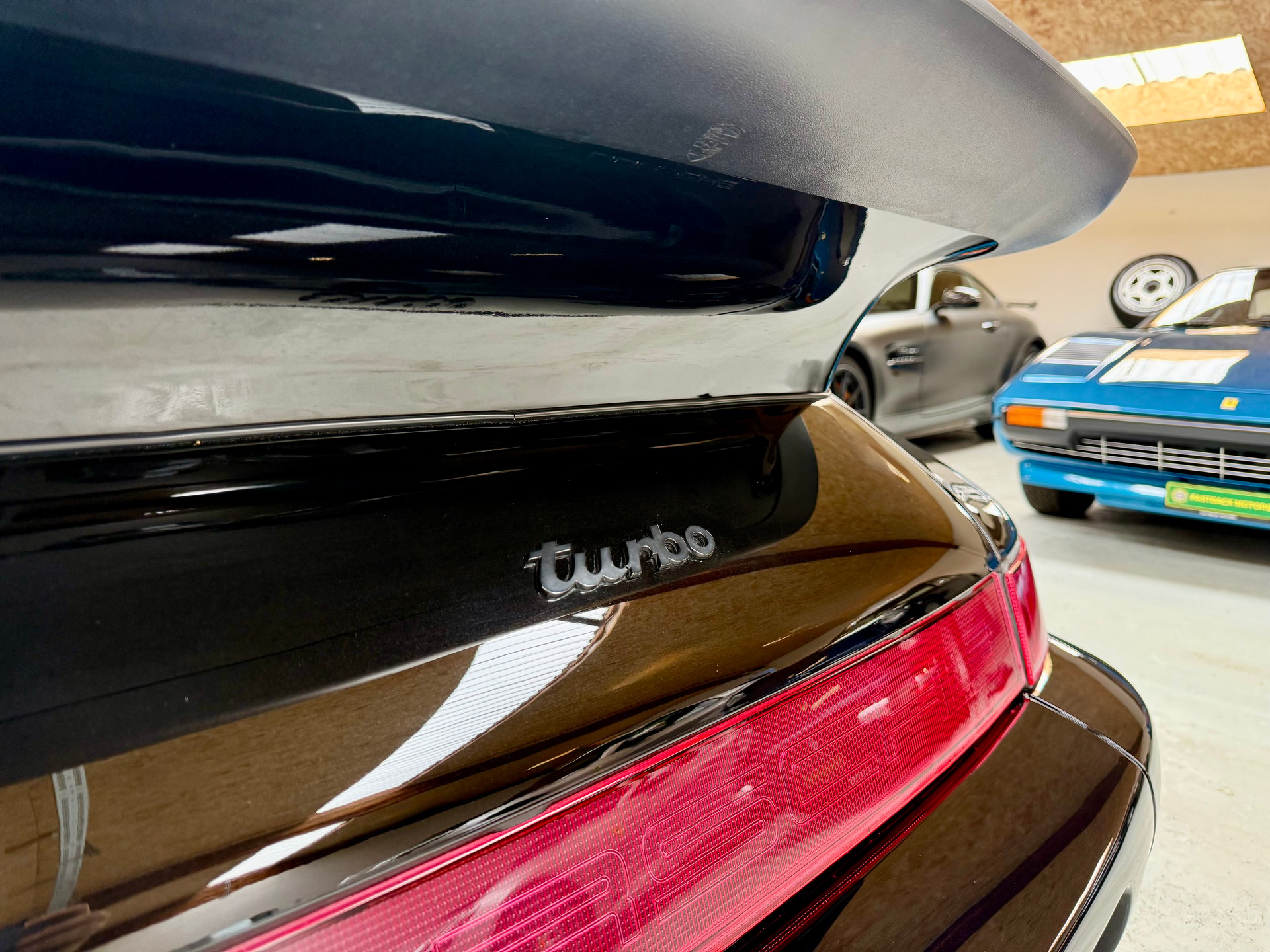 PORSCHE 911 Turbo II 3.3-image-7