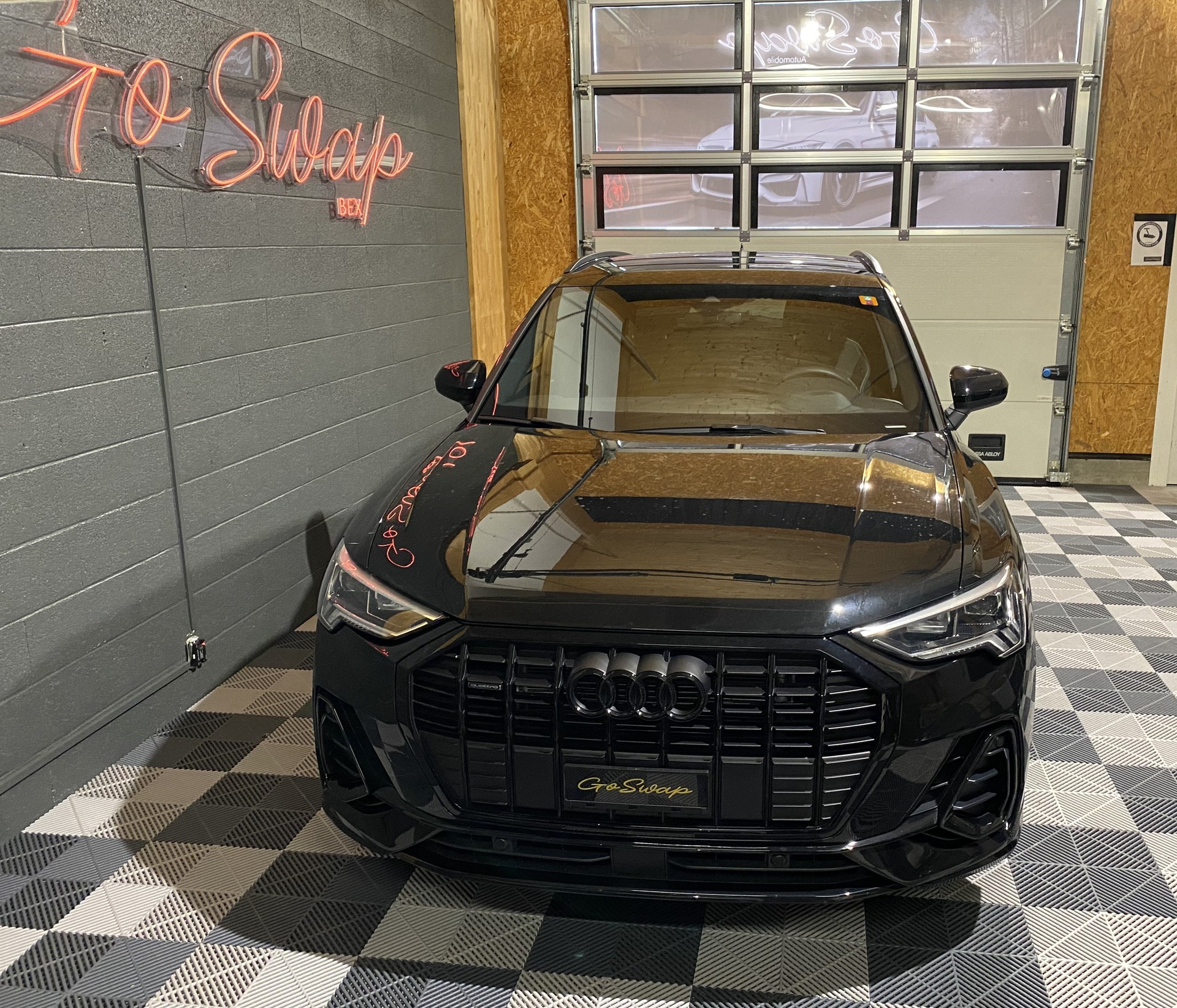 AUDI Q3 40 TFSI S line quattro S-tronic-image-5