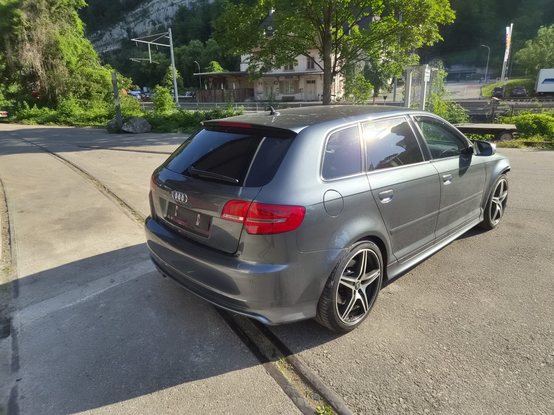 AUDI S3 Sportback 2.0 TFSI quattro-image-2