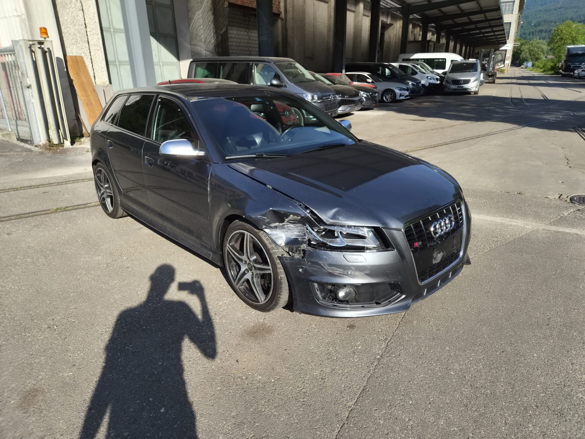 AUDI S3 Sportback 2.0 TFSI quattro-image-3