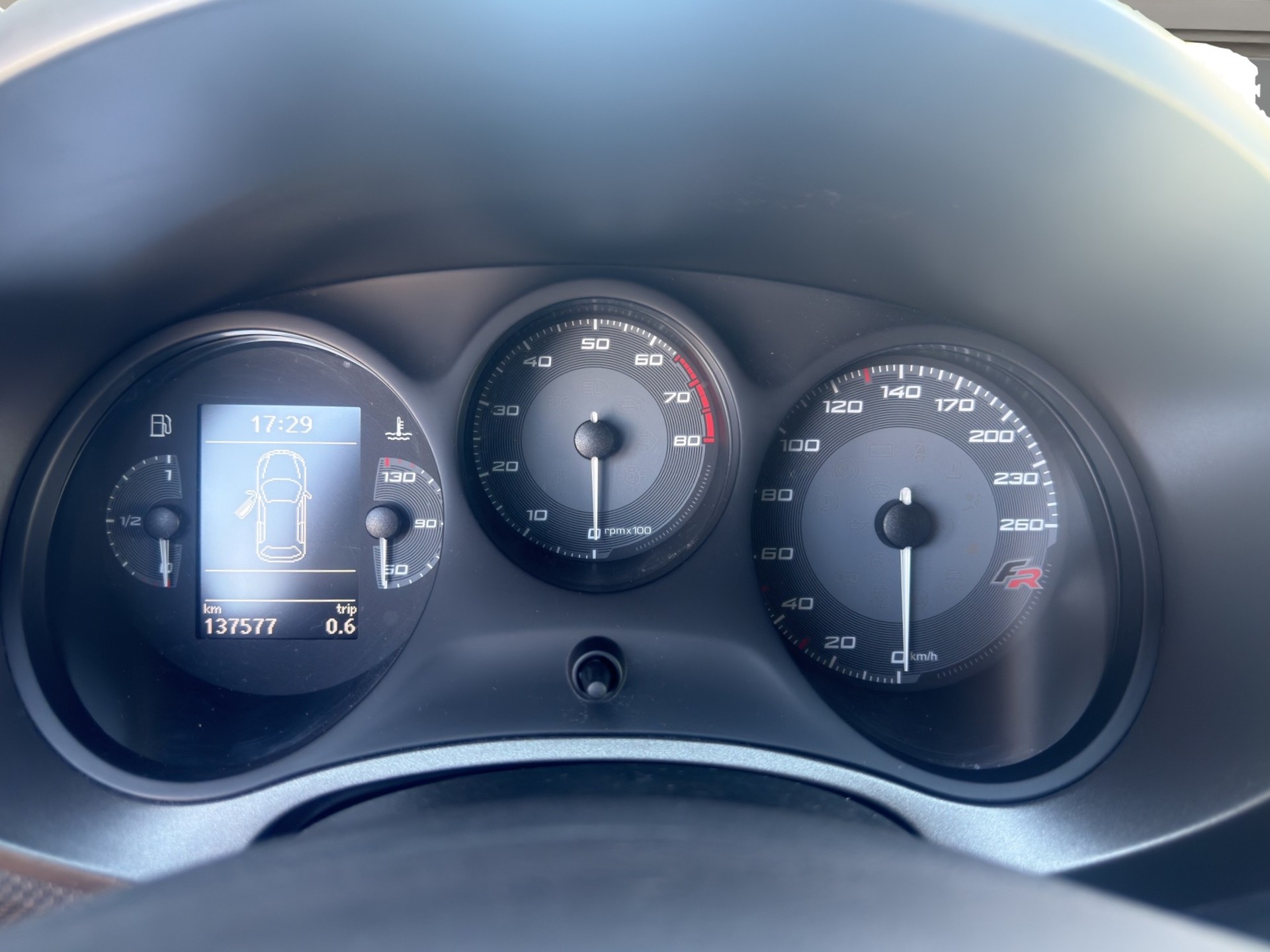 SEAT Leon 2.0 TSI FR-image-9