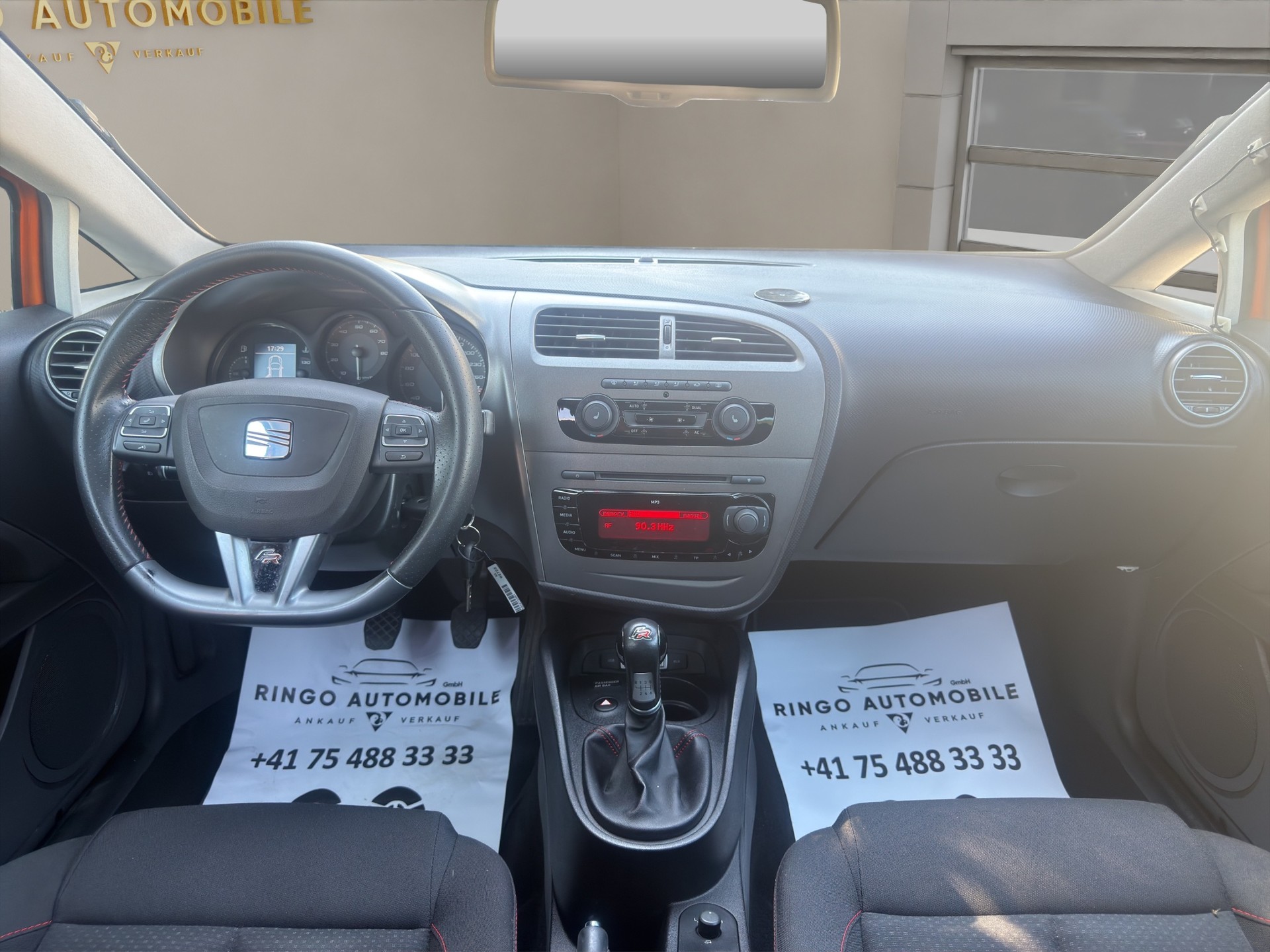 SEAT Leon 2.0 TSI FR-image-11