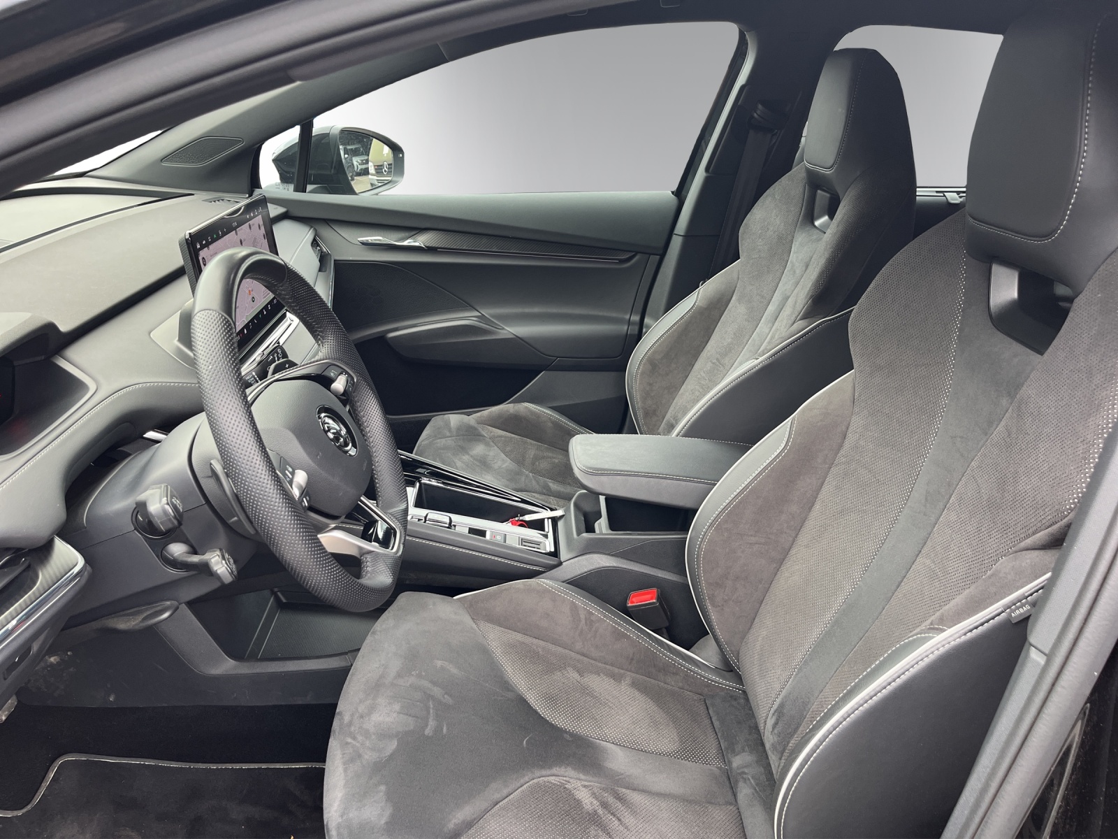 SKODA Enyaq 85x Sportline 4x4-image-8