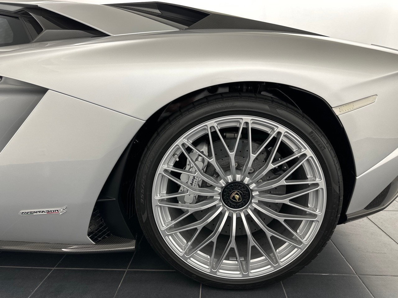 LAMBORGHINI Aventador S LP740-4 Coupé E-Gear-image-10