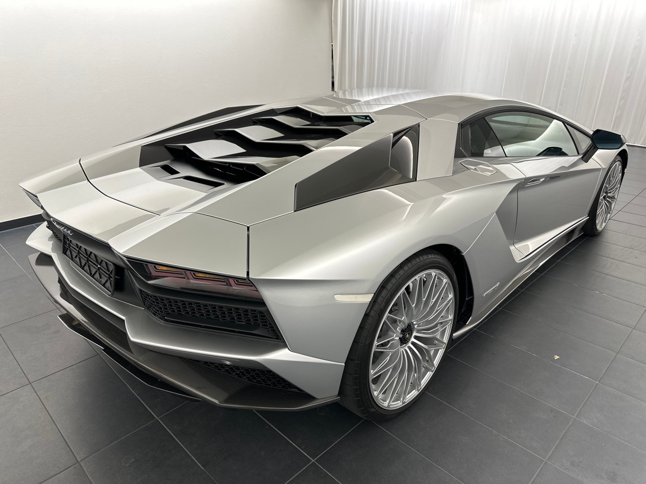 LAMBORGHINI Aventador S LP740-4 Coupé E-Gear-image-2