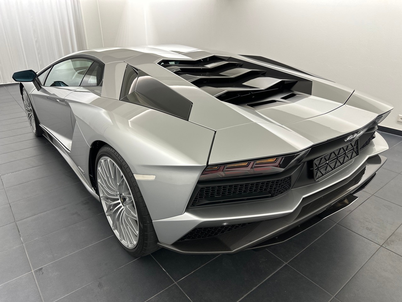 LAMBORGHINI Aventador S LP740-4 Coupé E-Gear-image-1