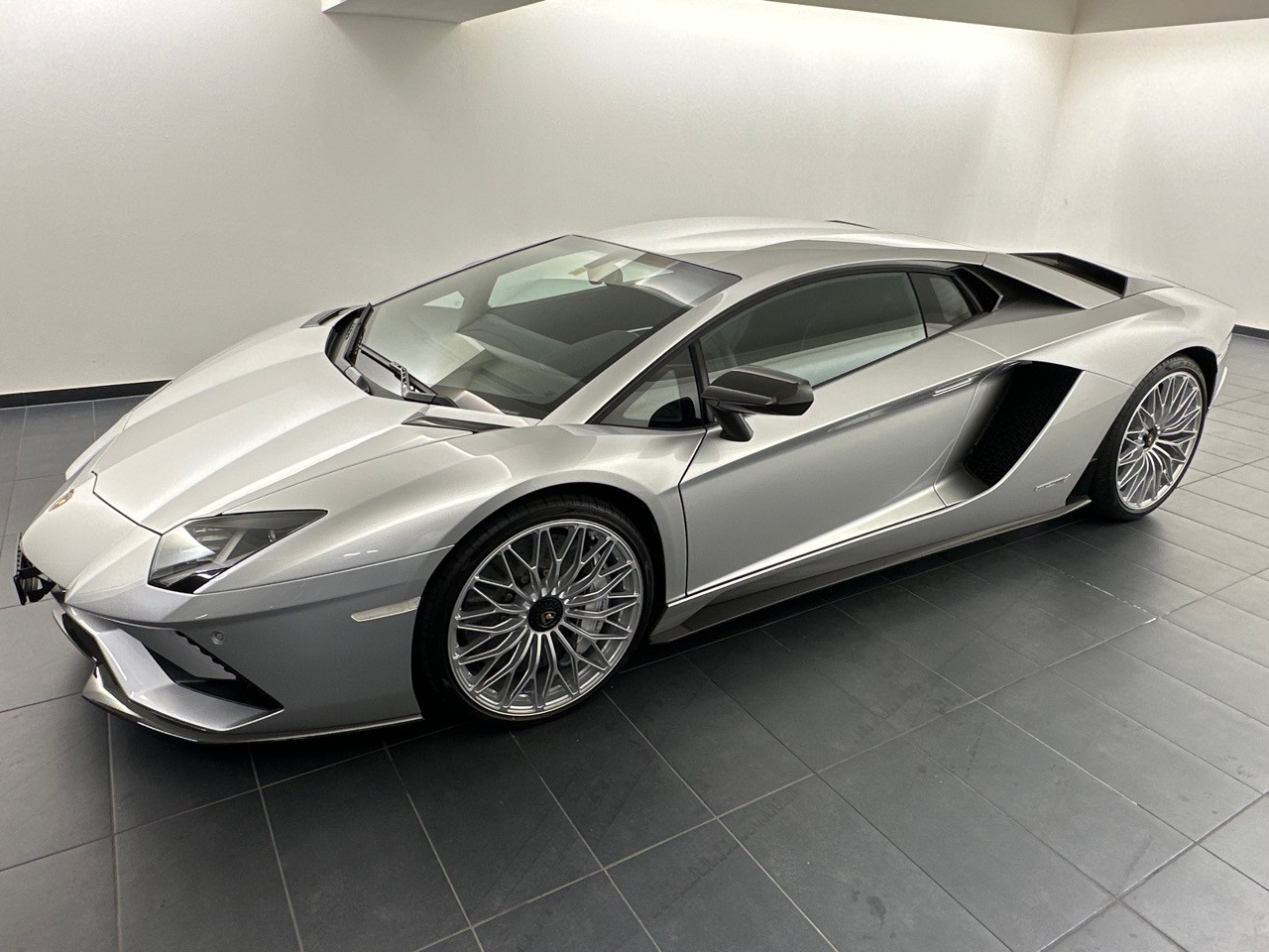 LAMBORGHINI Aventador S LP740-4 Coupé E-Gear-image-14