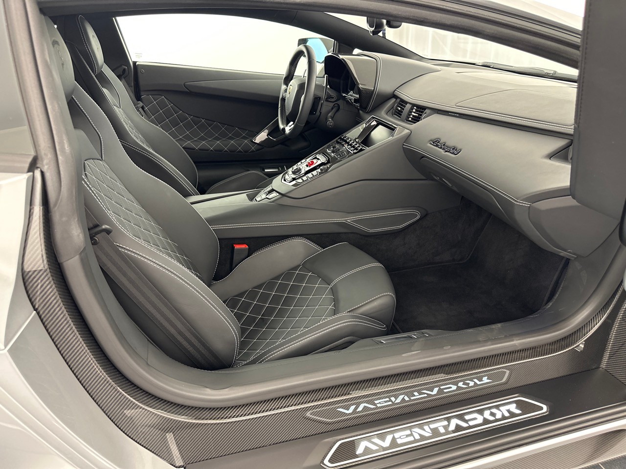LAMBORGHINI Aventador S LP740-4 Coupé E-Gear-image-8