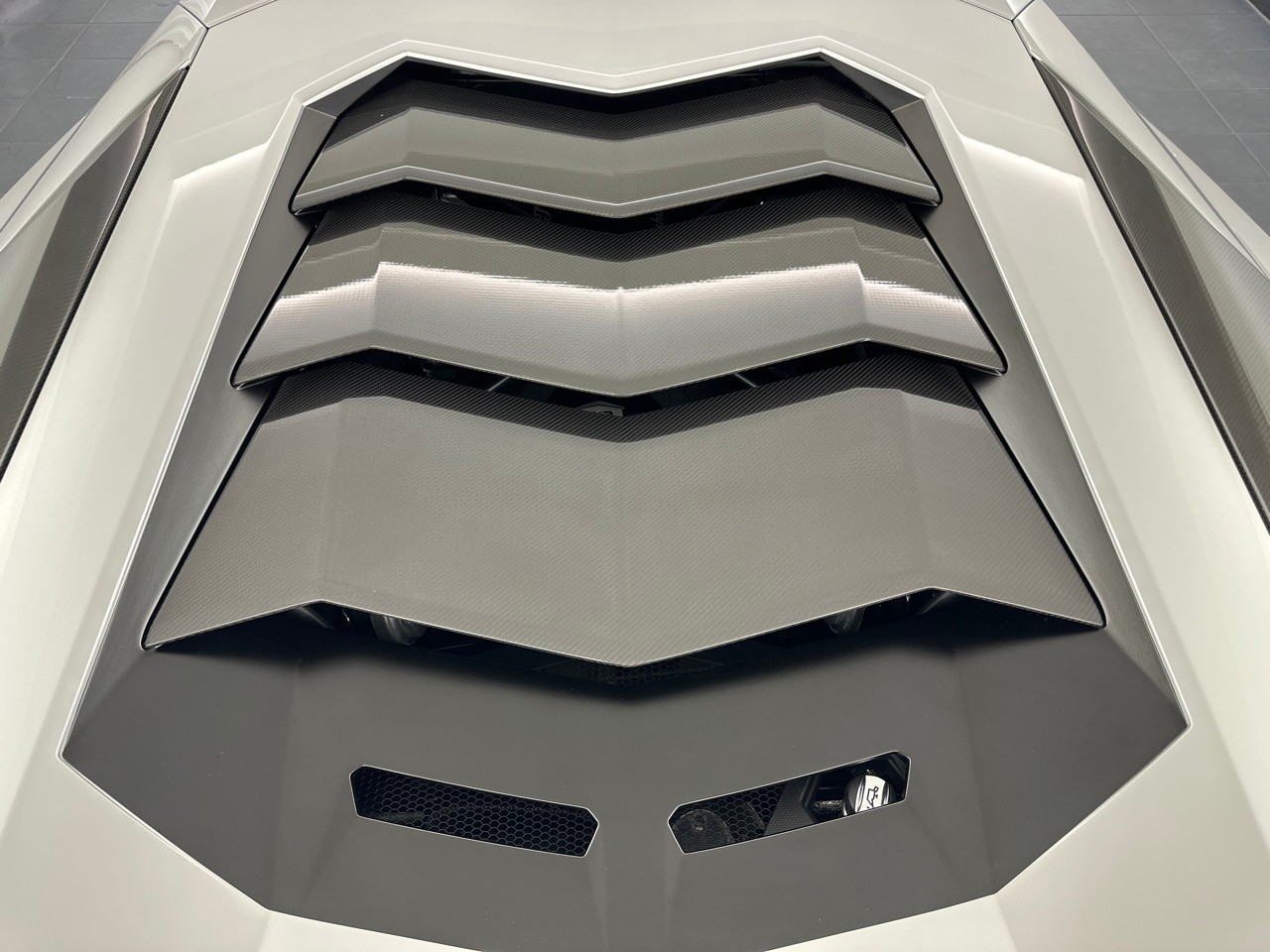 LAMBORGHINI Aventador S LP740-4 Coupé E-Gear-image-7