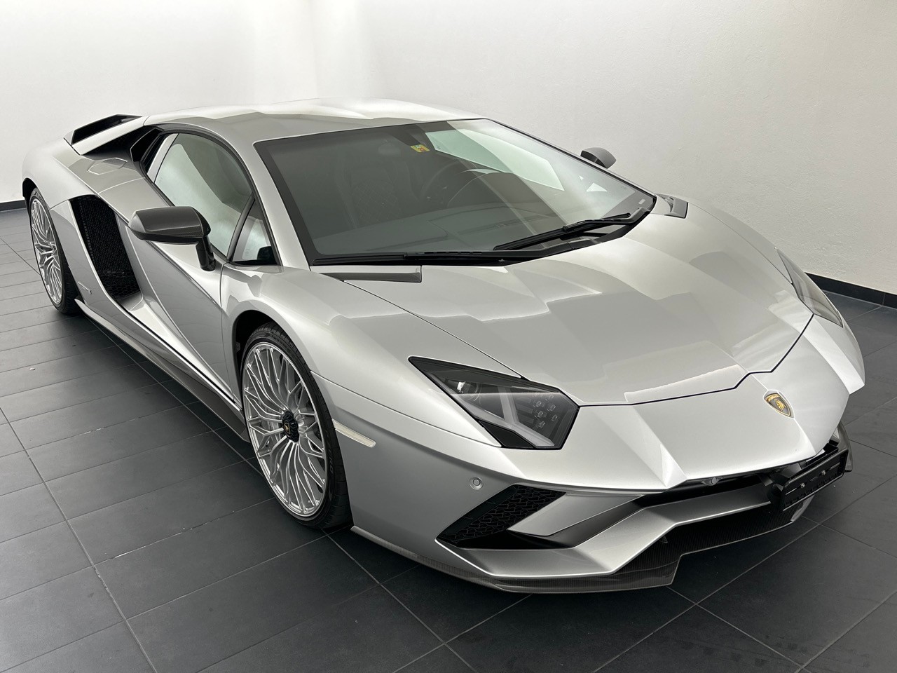 LAMBORGHINI Aventador S LP740-4 Coupé E-Gear-image-3