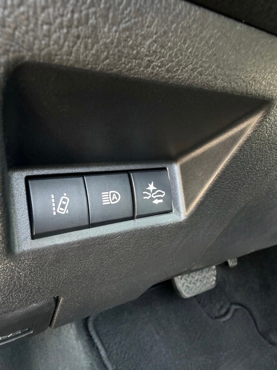 TOYOTA Yaris 1.5 VVT-i Hybrid Trend e-CVT-image-17