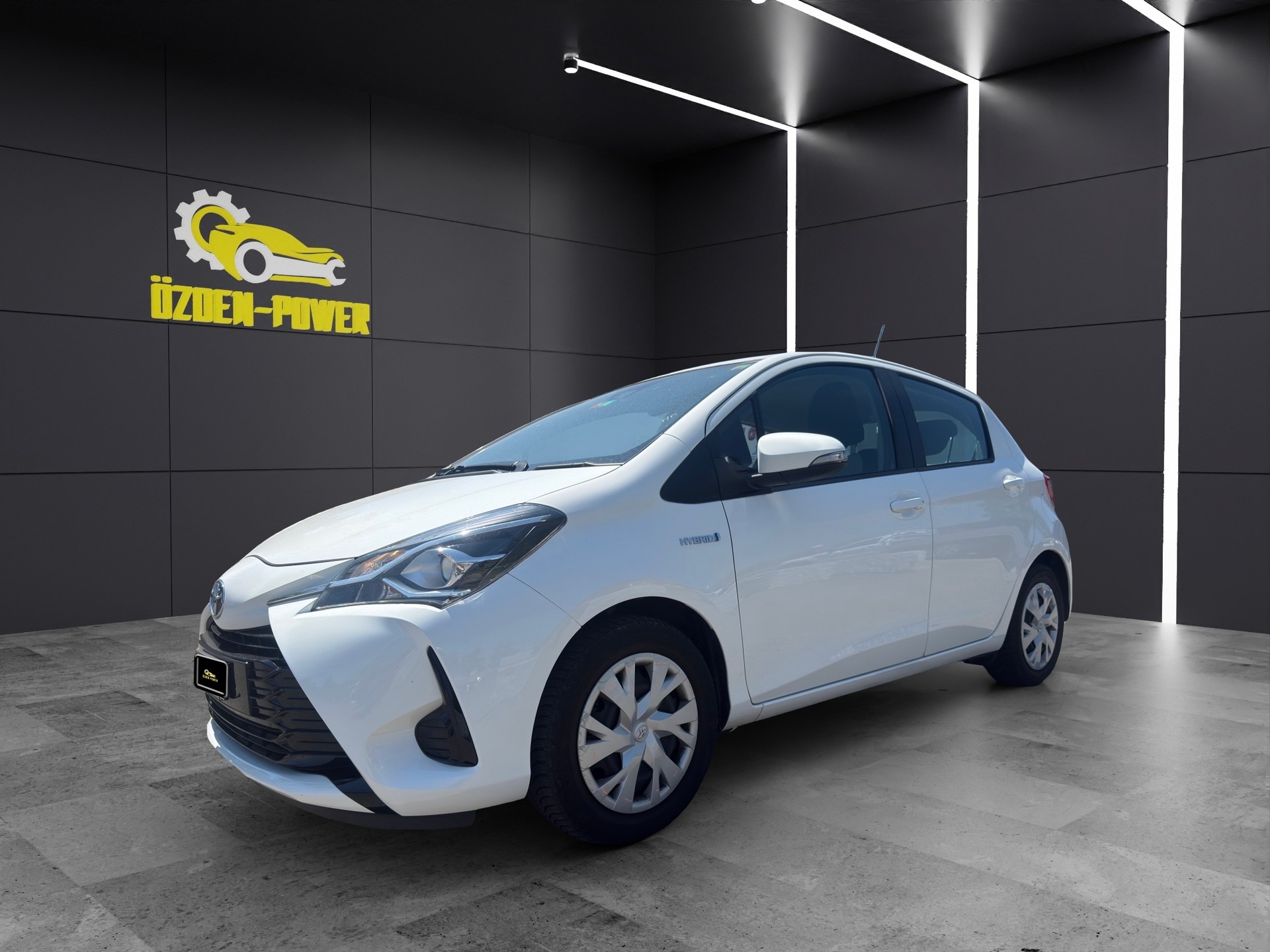 TOYOTA Yaris 1.5 VVT-i Hybrid Trend e-CVT-image-0