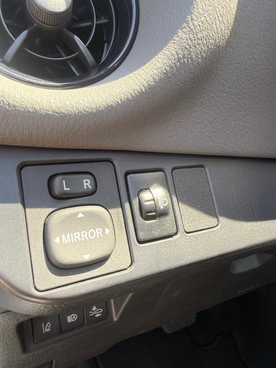 TOYOTA Yaris 1.5 VVT-i Hybrid Trend e-CVT-image-16