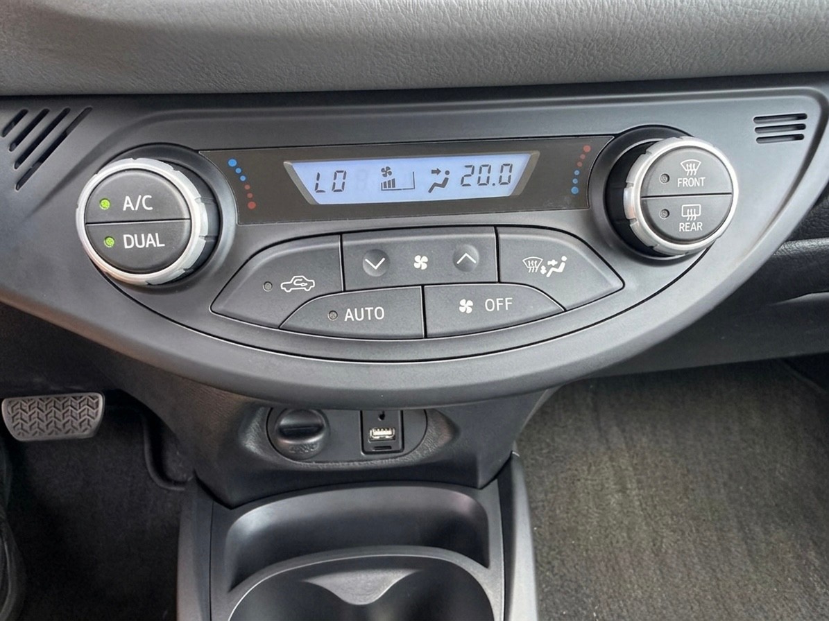 TOYOTA Yaris 1.5 VVT-i Hybrid Trend e-CVT-image-23