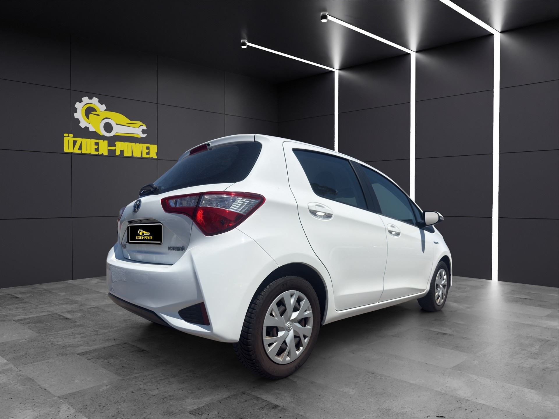 TOYOTA Yaris 1.5 VVT-i Hybrid Trend e-CVT-image-4