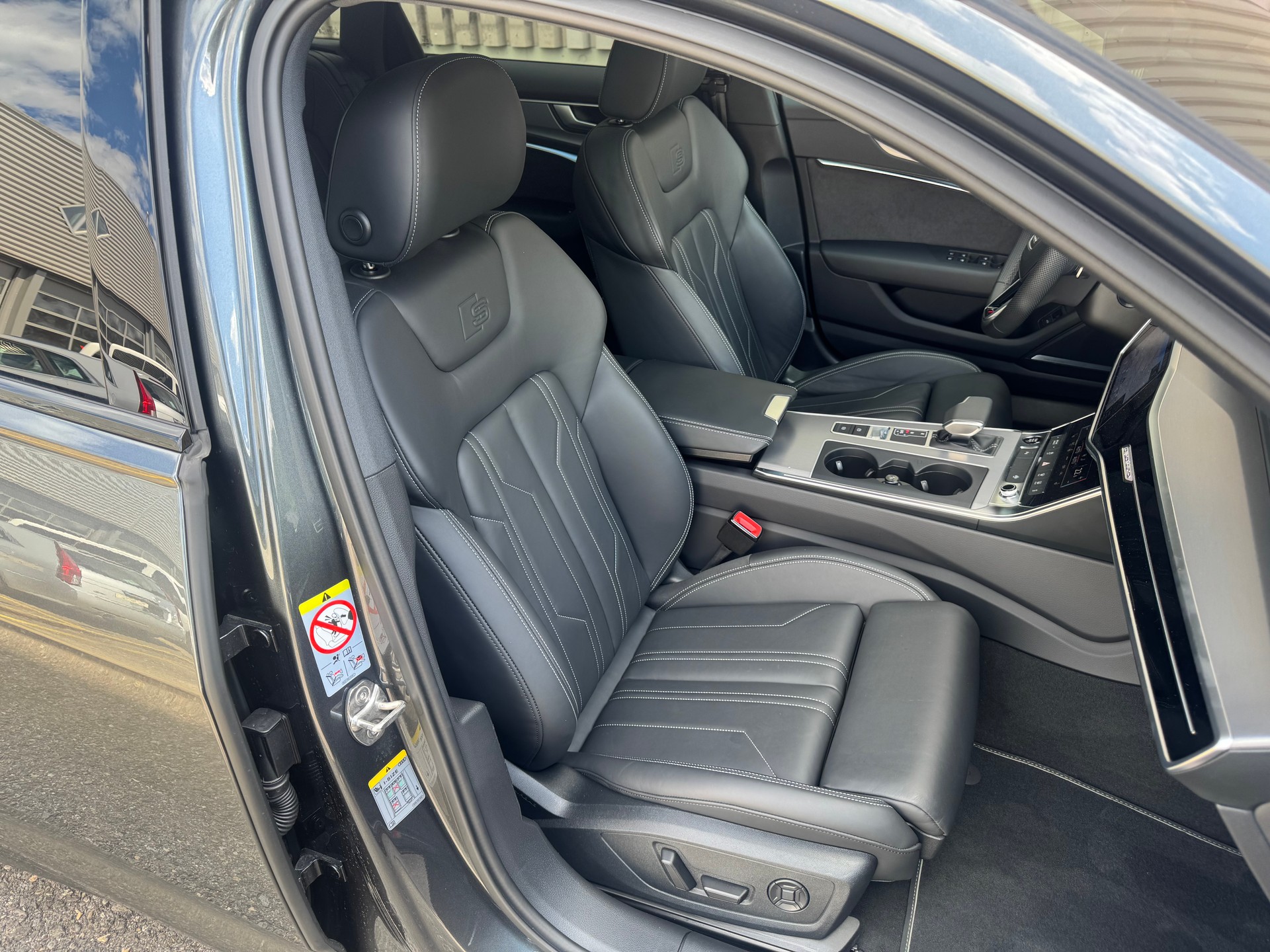 AUDI A6 Avant 55 TFSI S line quattro S-tronic*Luftfederung*Standheizung*AHK*Panoramadach*Black-Line*-image-8