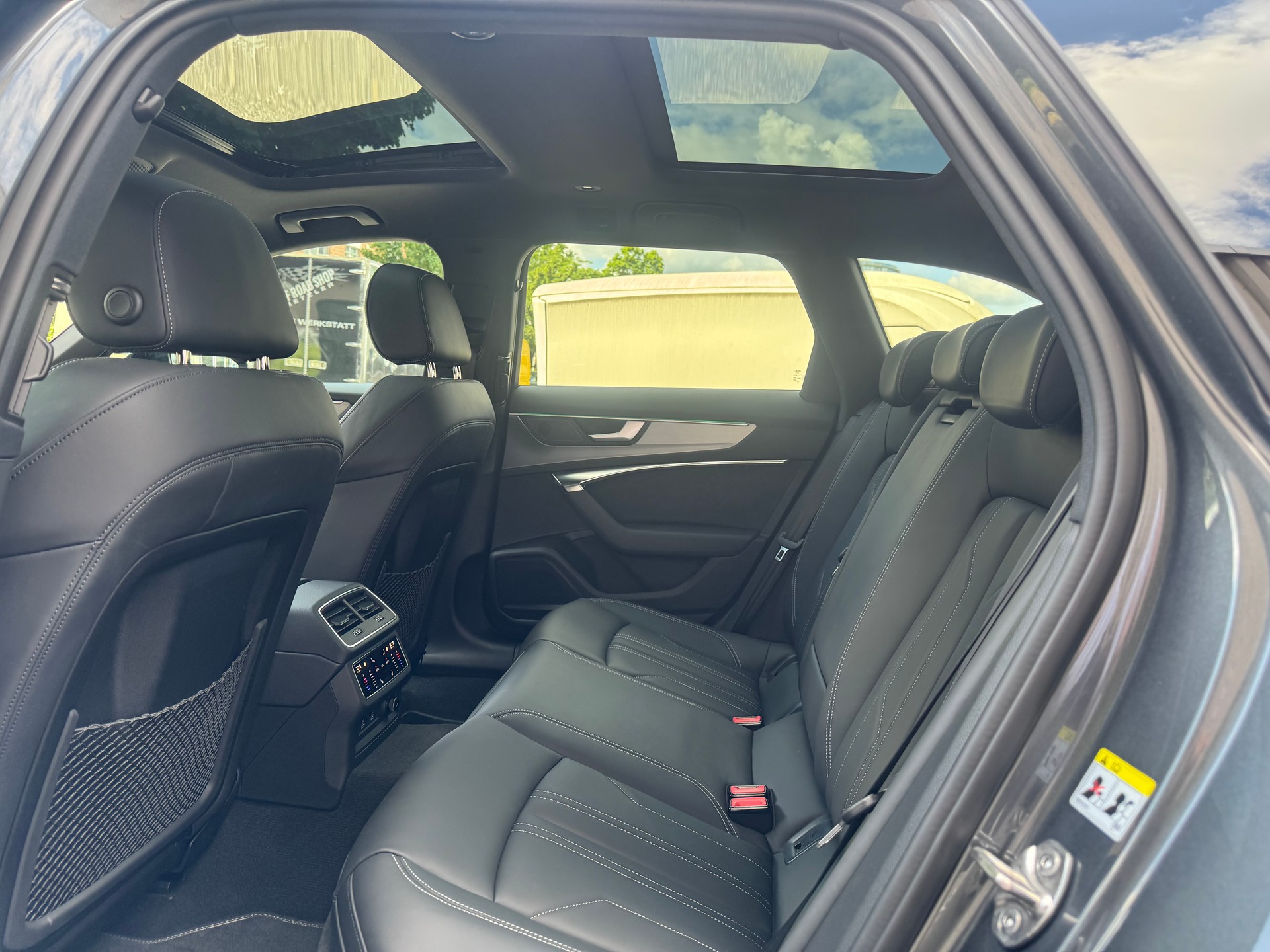 AUDI A6 Avant 55 TFSI S line quattro S-tronic*Luftfederung*Standheizung*AHK*Panoramadach*Black-Line*-image-9