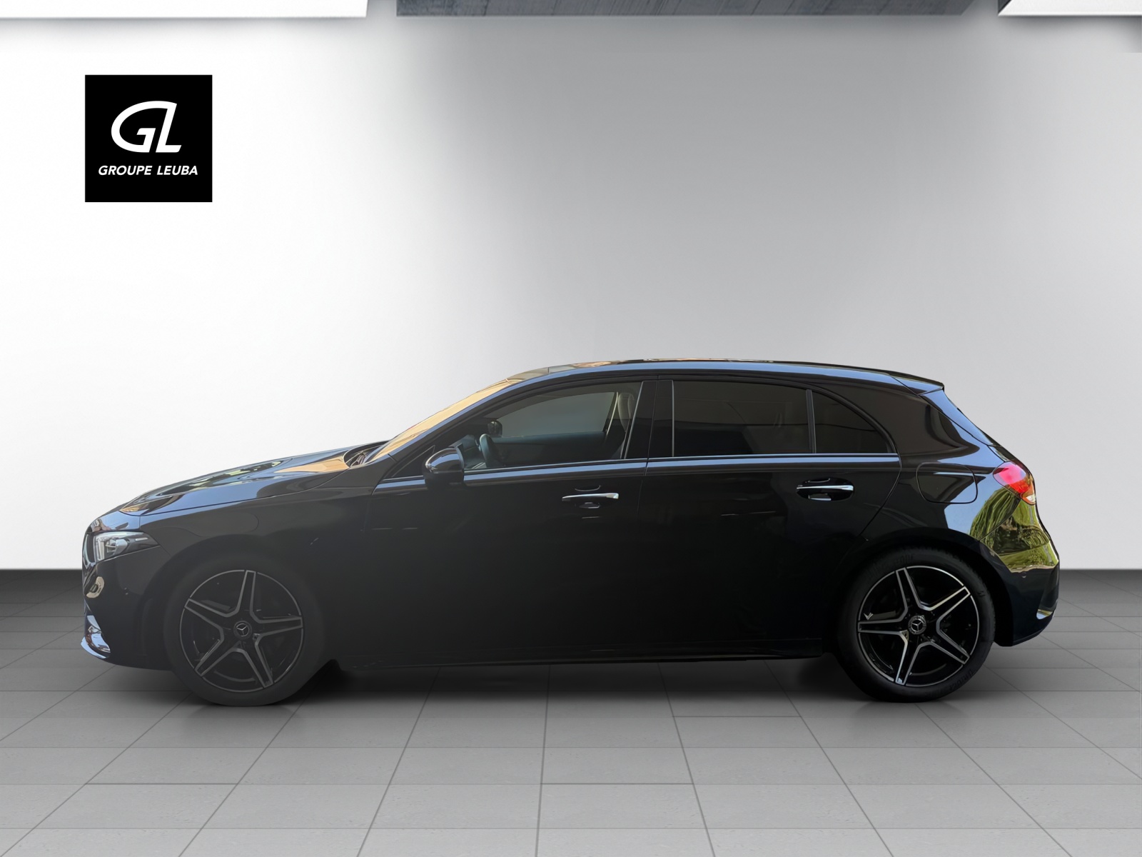 MERCEDES-BENZ A 200 AMG Line-image-2