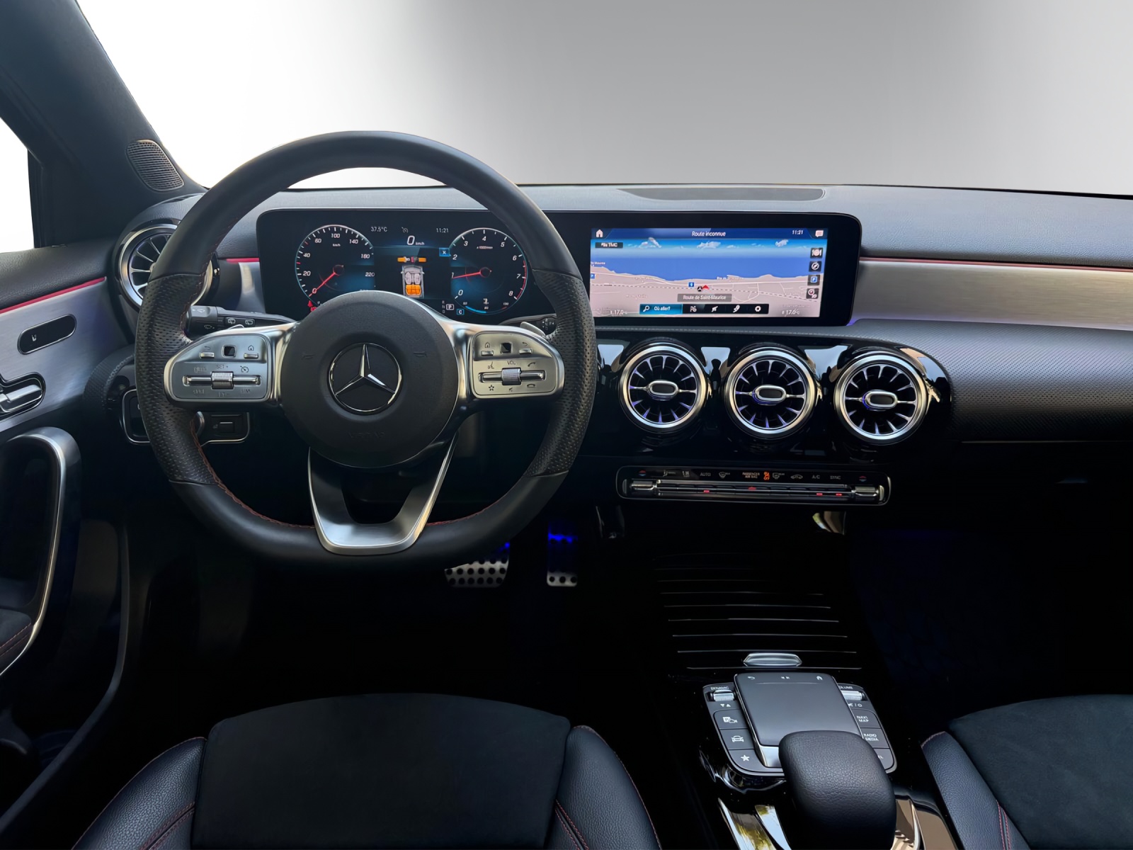 MERCEDES-BENZ A 200 AMG Line-image-7