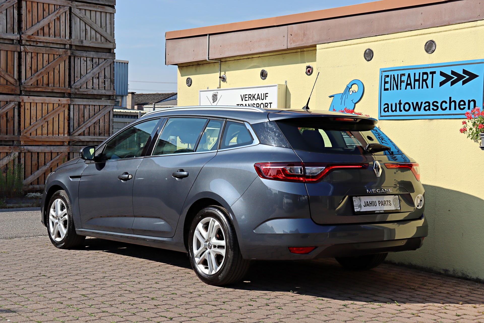 RENAULT Mégane Grandtour 1.2 16V Turbo GT Line-image-2