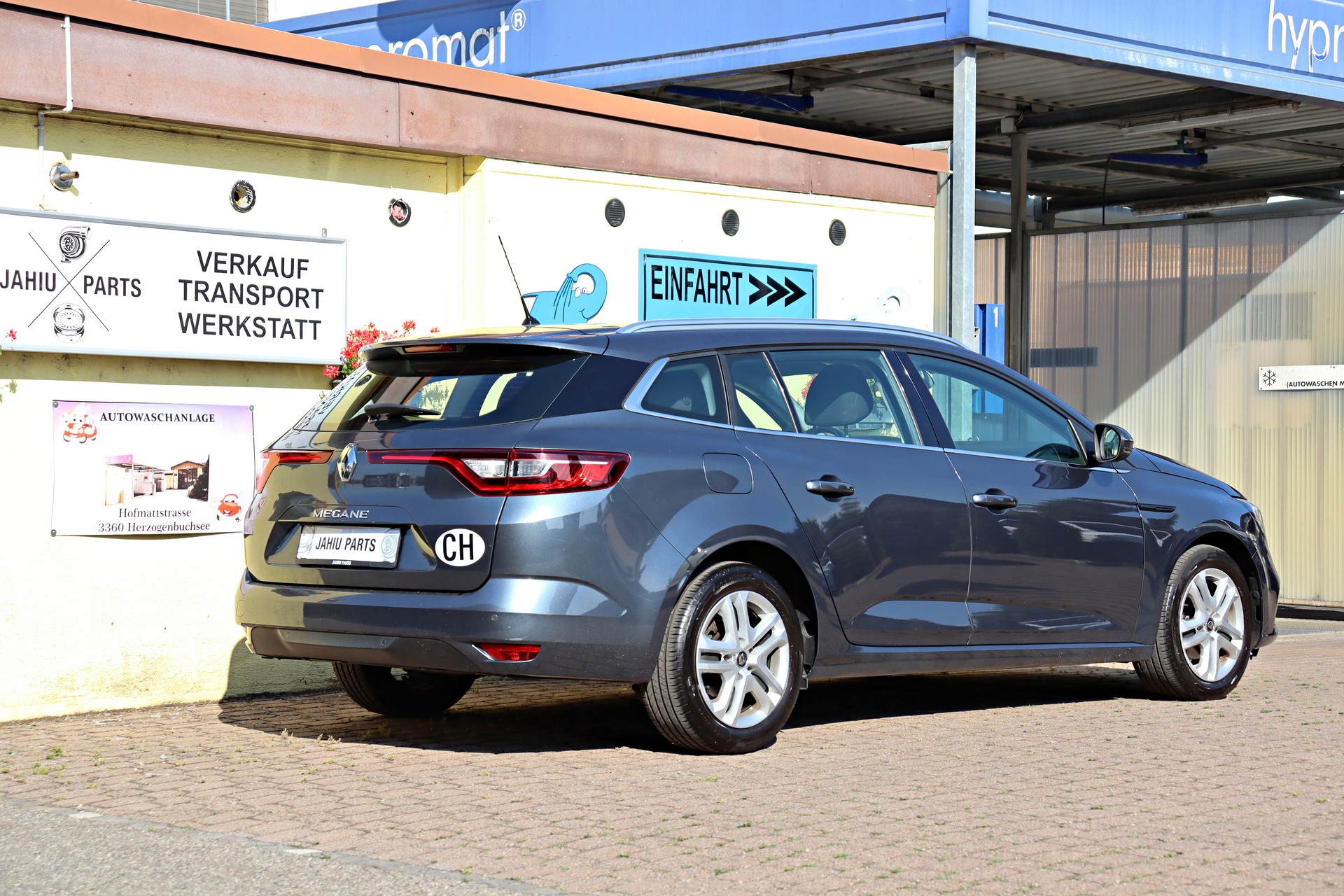 RENAULT Mégane Grandtour 1.2 16V Turbo GT Line-image-3