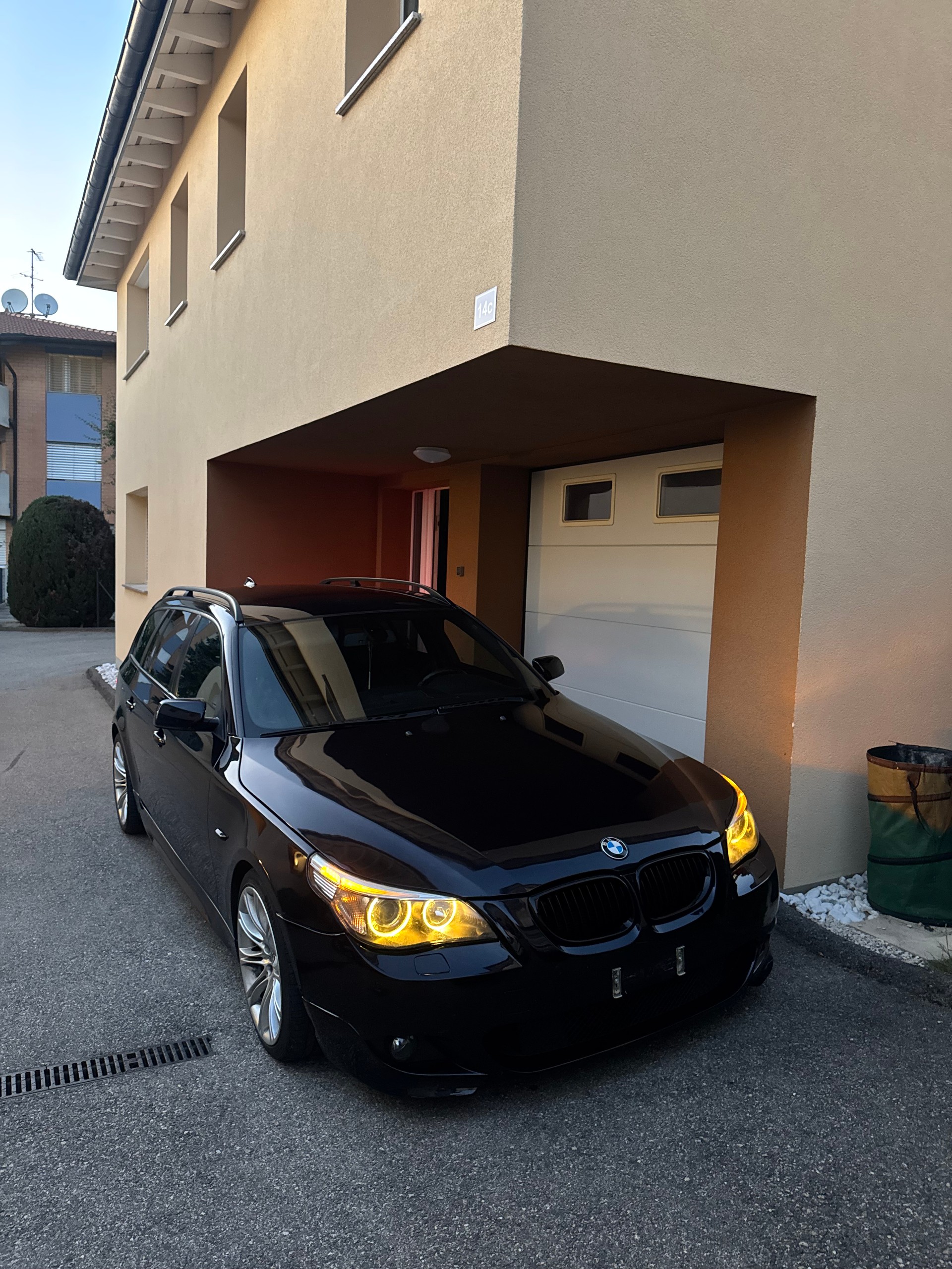 BMW 530d Touring-image-2