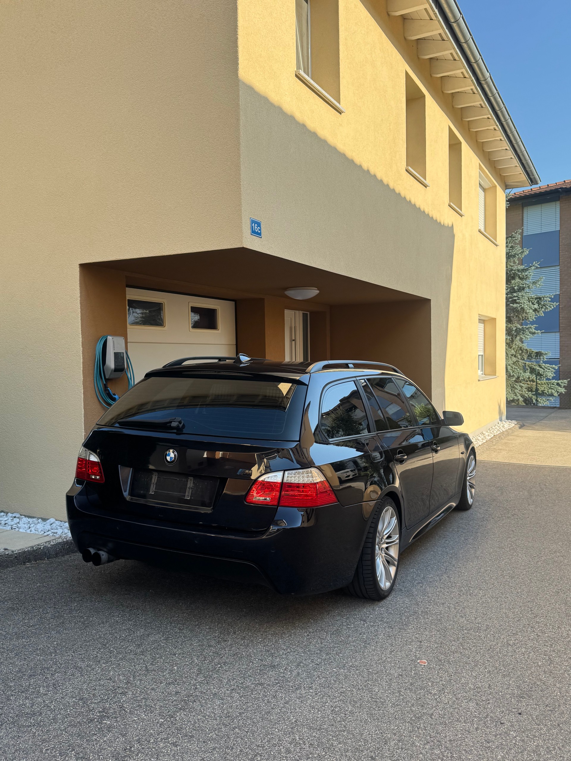 BMW 530d Touring-image-6