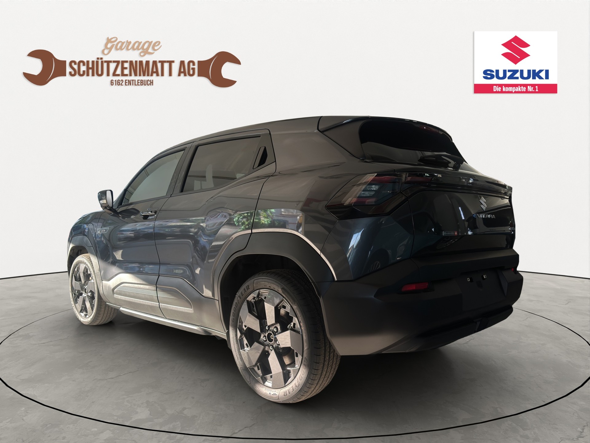 SUZUKI e-Vitara 61kWh Sakura Top 4x4-image-2