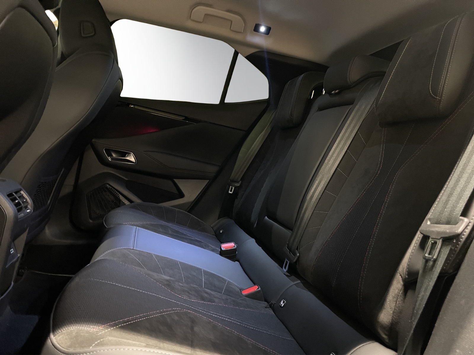 DS AUTOMOBILES DS 4 1.6 E-Tense Performance Line+-image-9