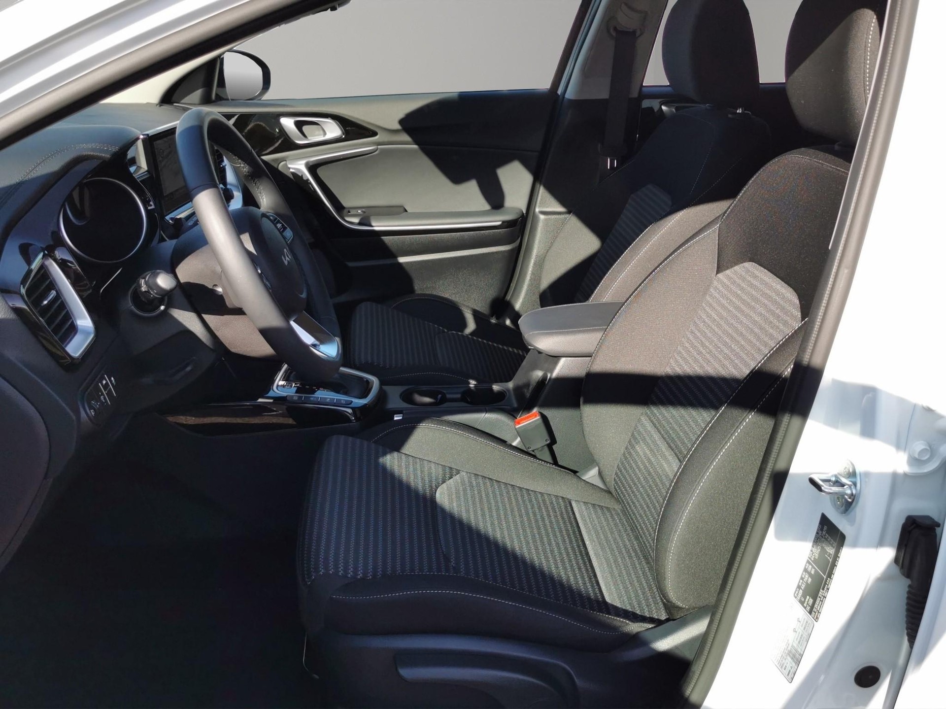 KIA Ceed 1.5 T-GDi MHEV Power-image-1