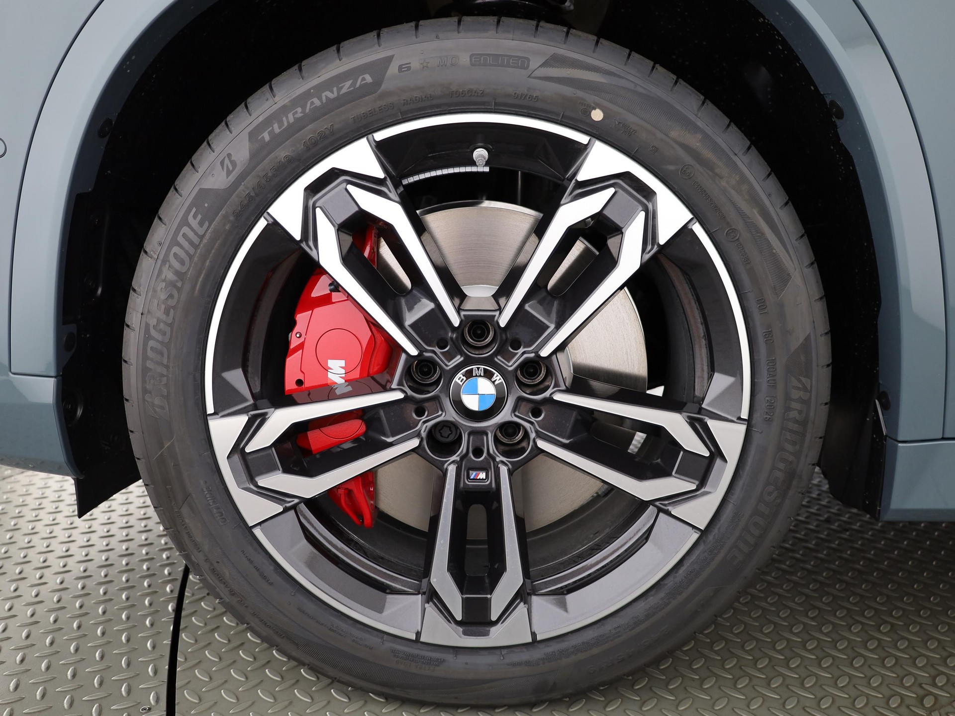 BMW X1 23i xDrive paddles-image-3
