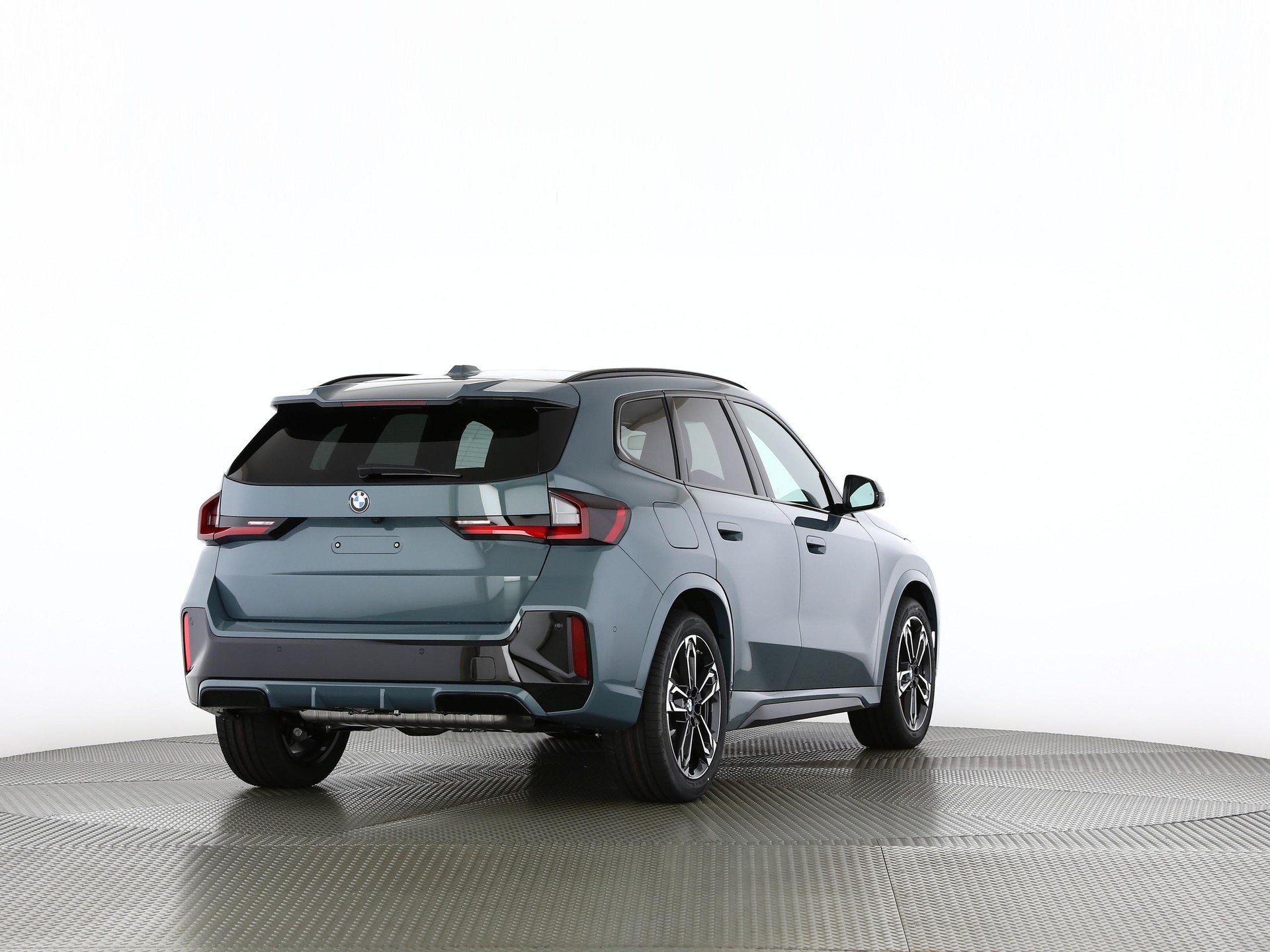 BMW X1 23i xDrive paddles-image-18